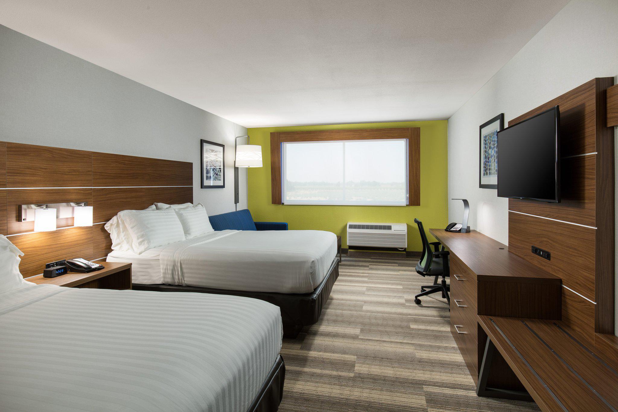 Holiday Inn Express Visalia Photo