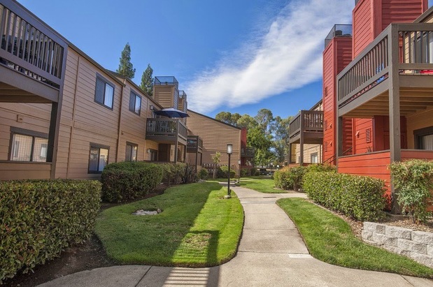 Images Copper Creek Apartments