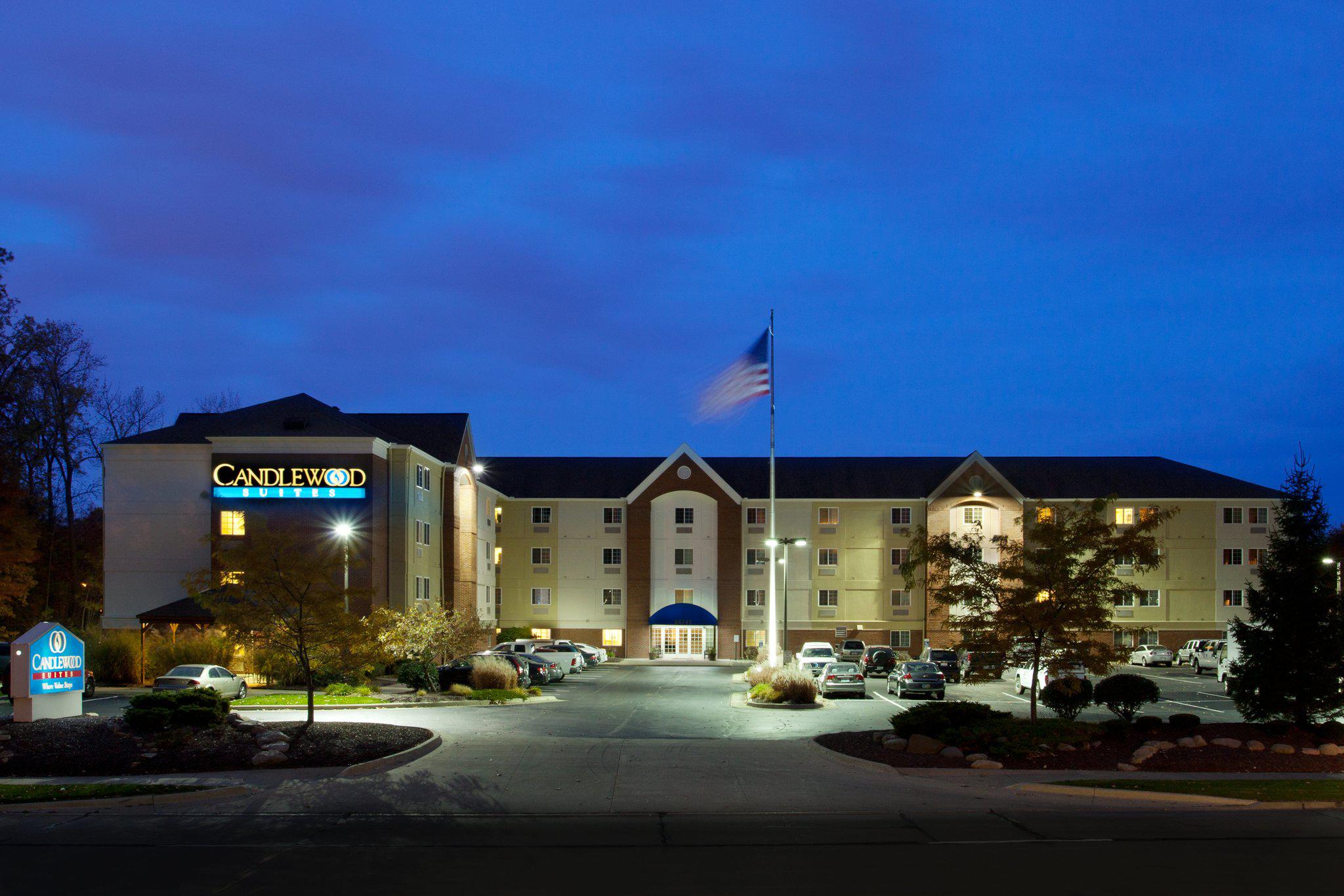 Candlewood Suites Cleveland-N. Olmsted Photo