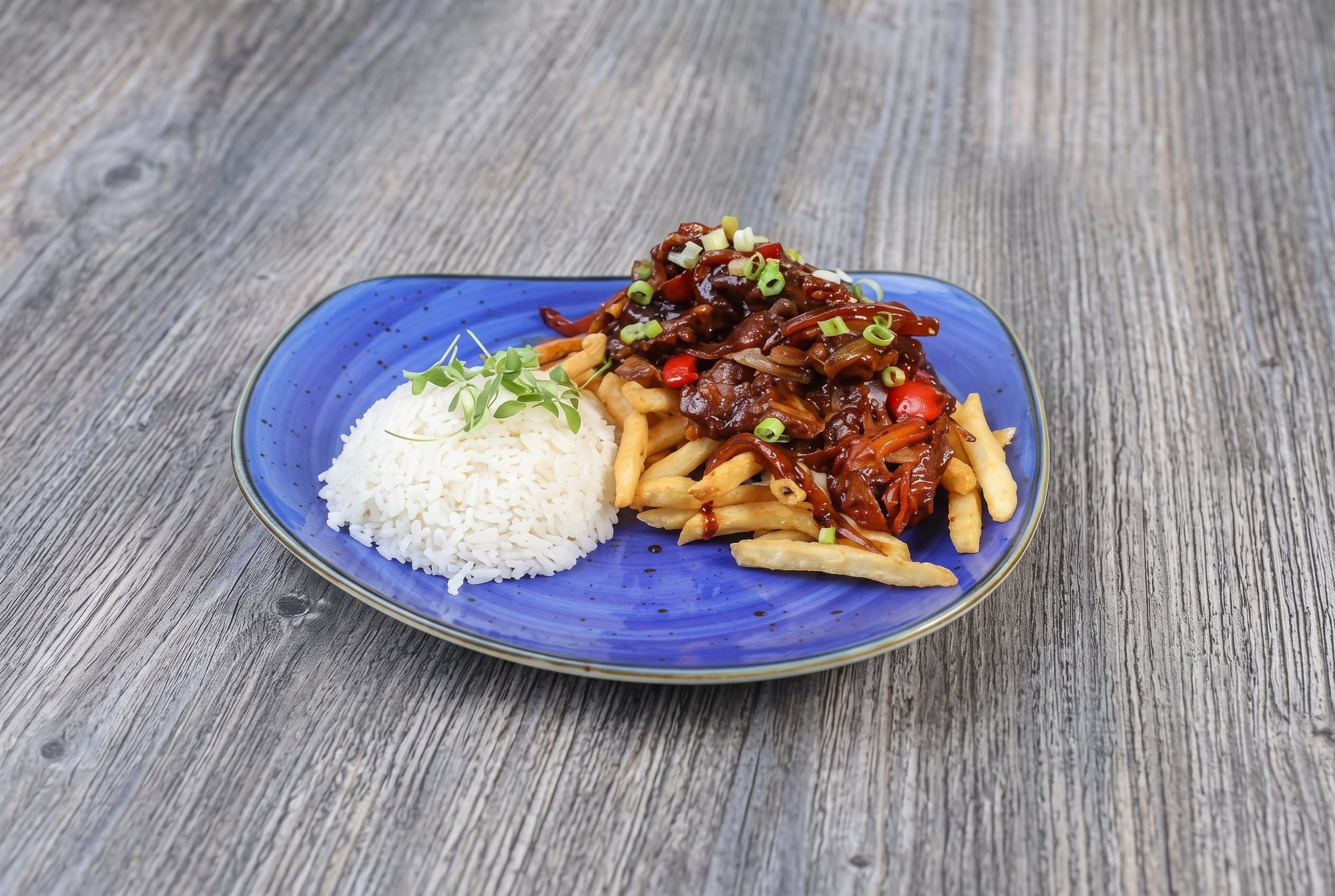 Lomo Saltado de Carne