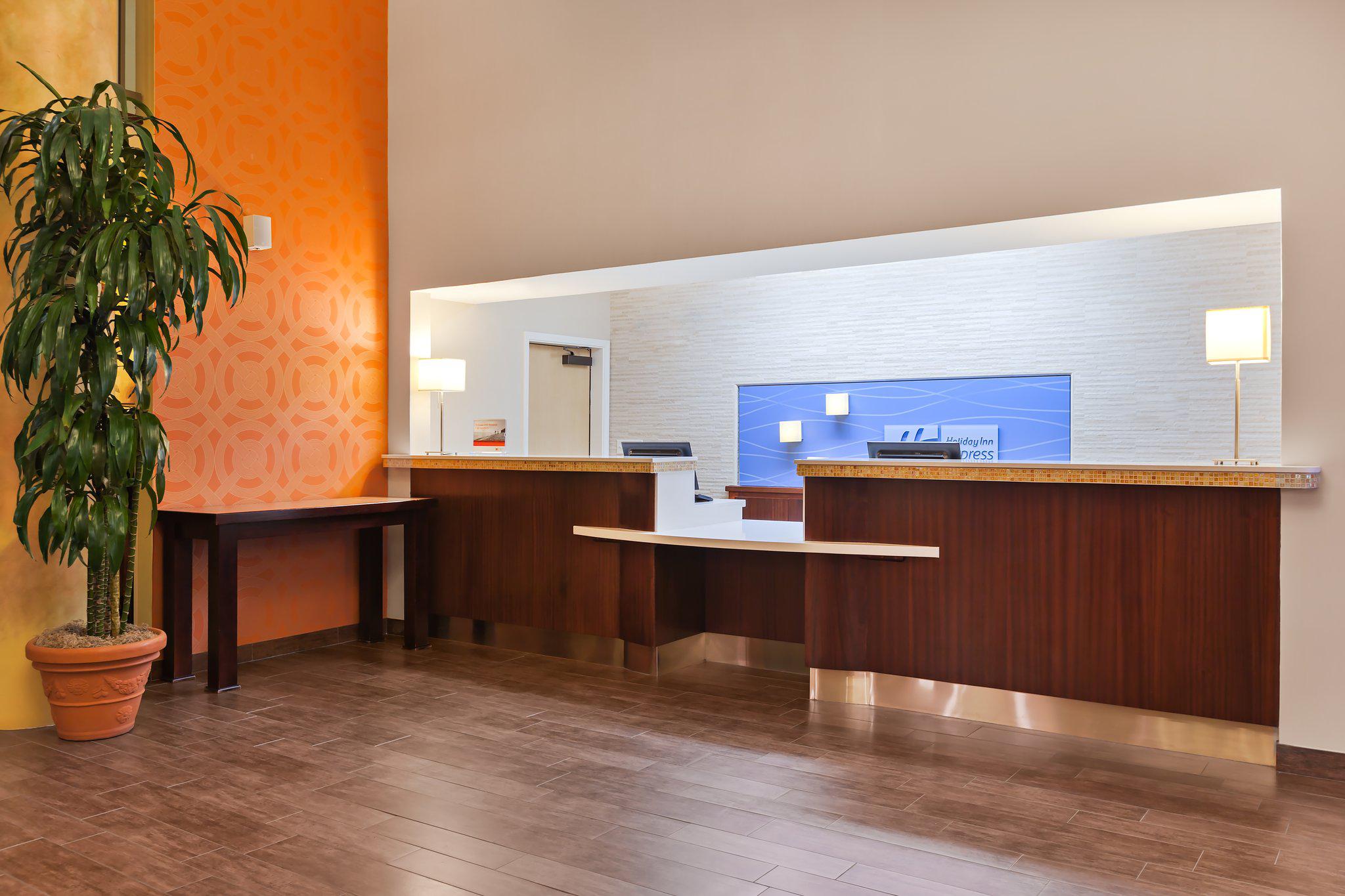 Holiday Inn Express & Suites San Jose-Morgan Hill Photo