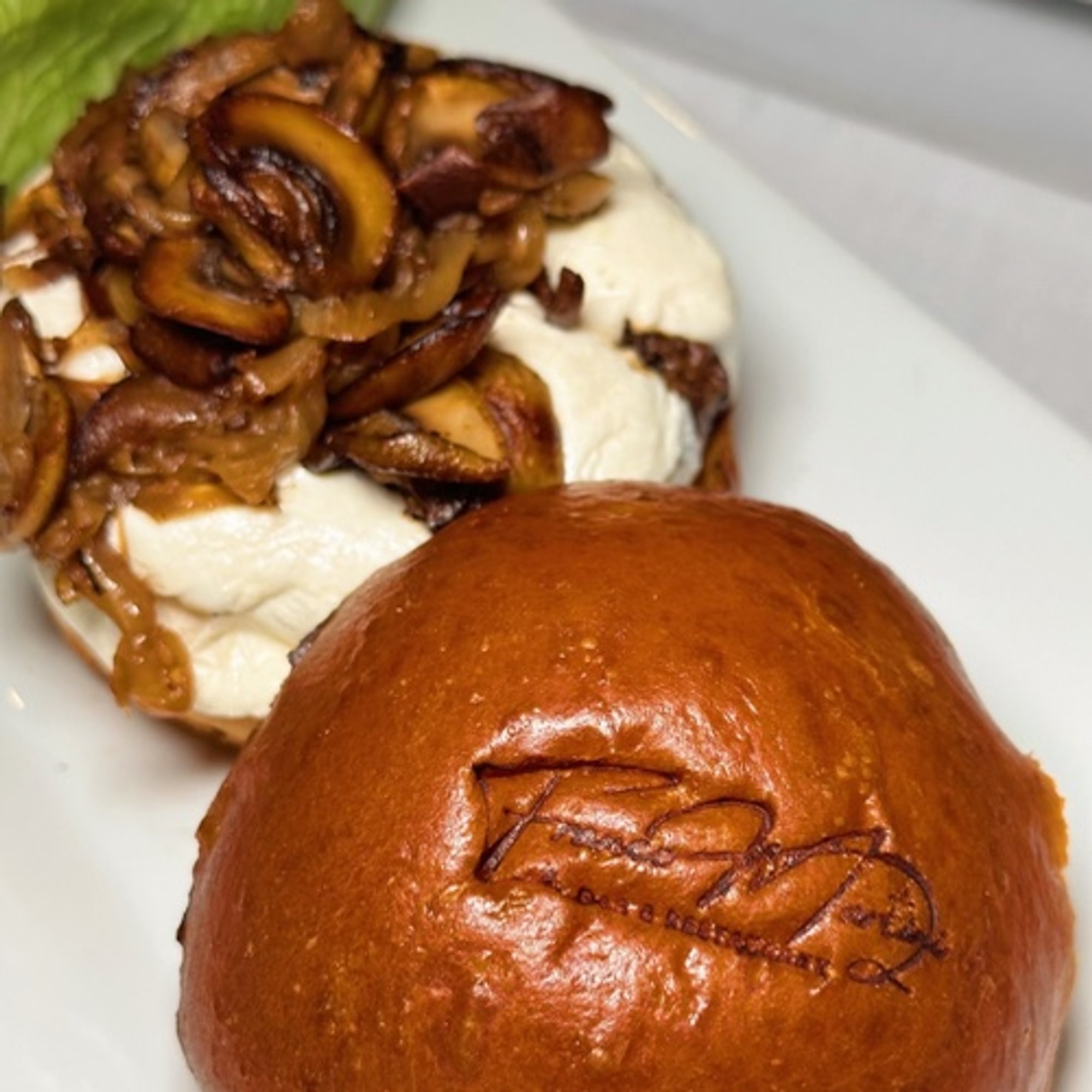 Franco Burger (8 Oz.)