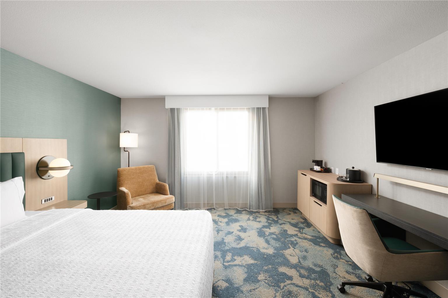 Hampton Inn & Suites Oakland Airport-Alameda Image