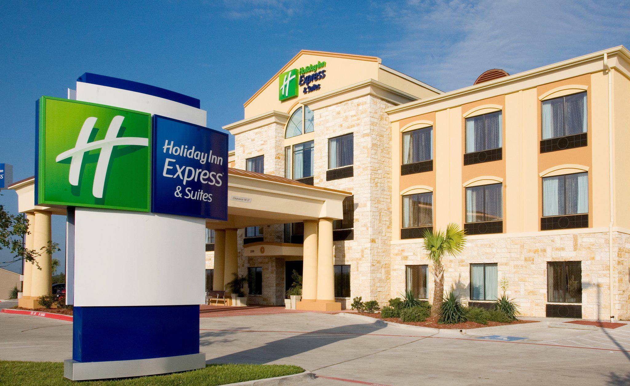 Holiday Inn Express & Suites Beeville Photo