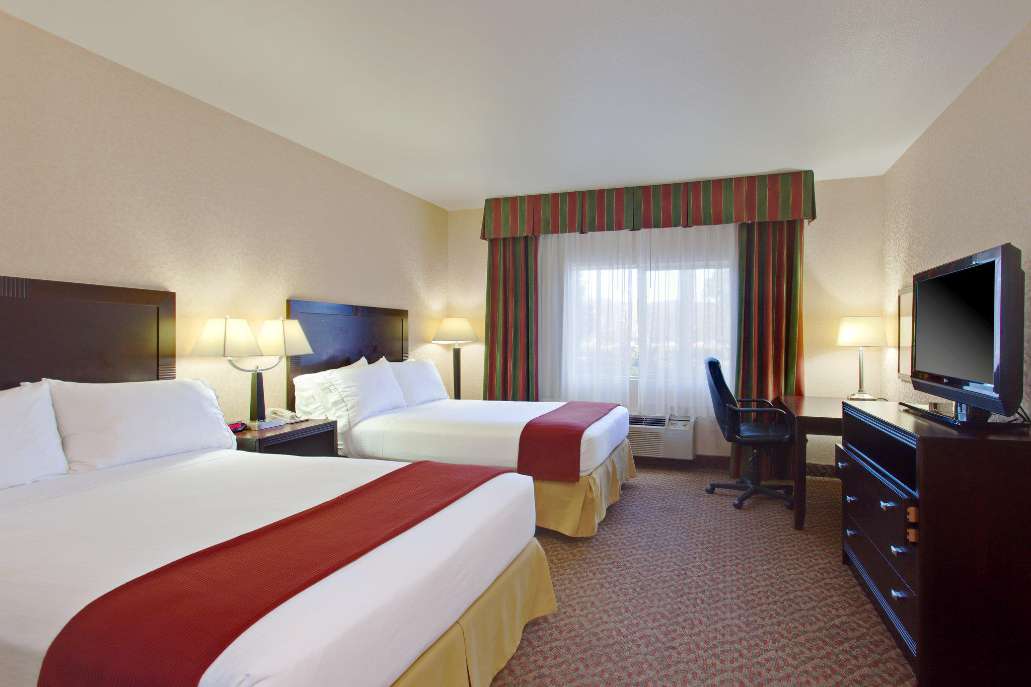 Holiday Inn Express Temecula Photo