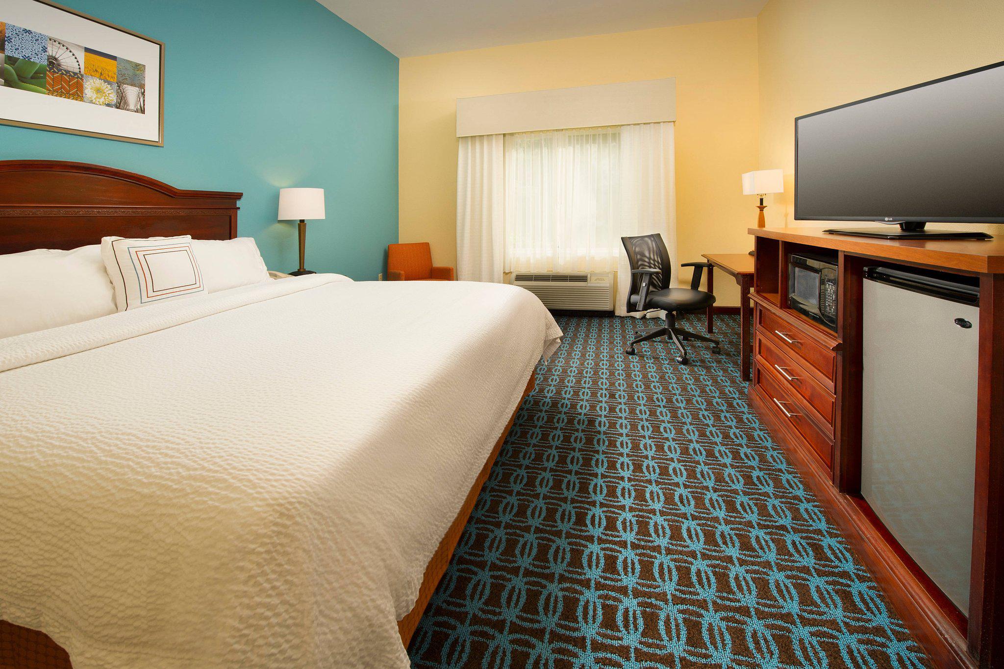 Fairfield Inn & Suites by Marriott Marshall Photo