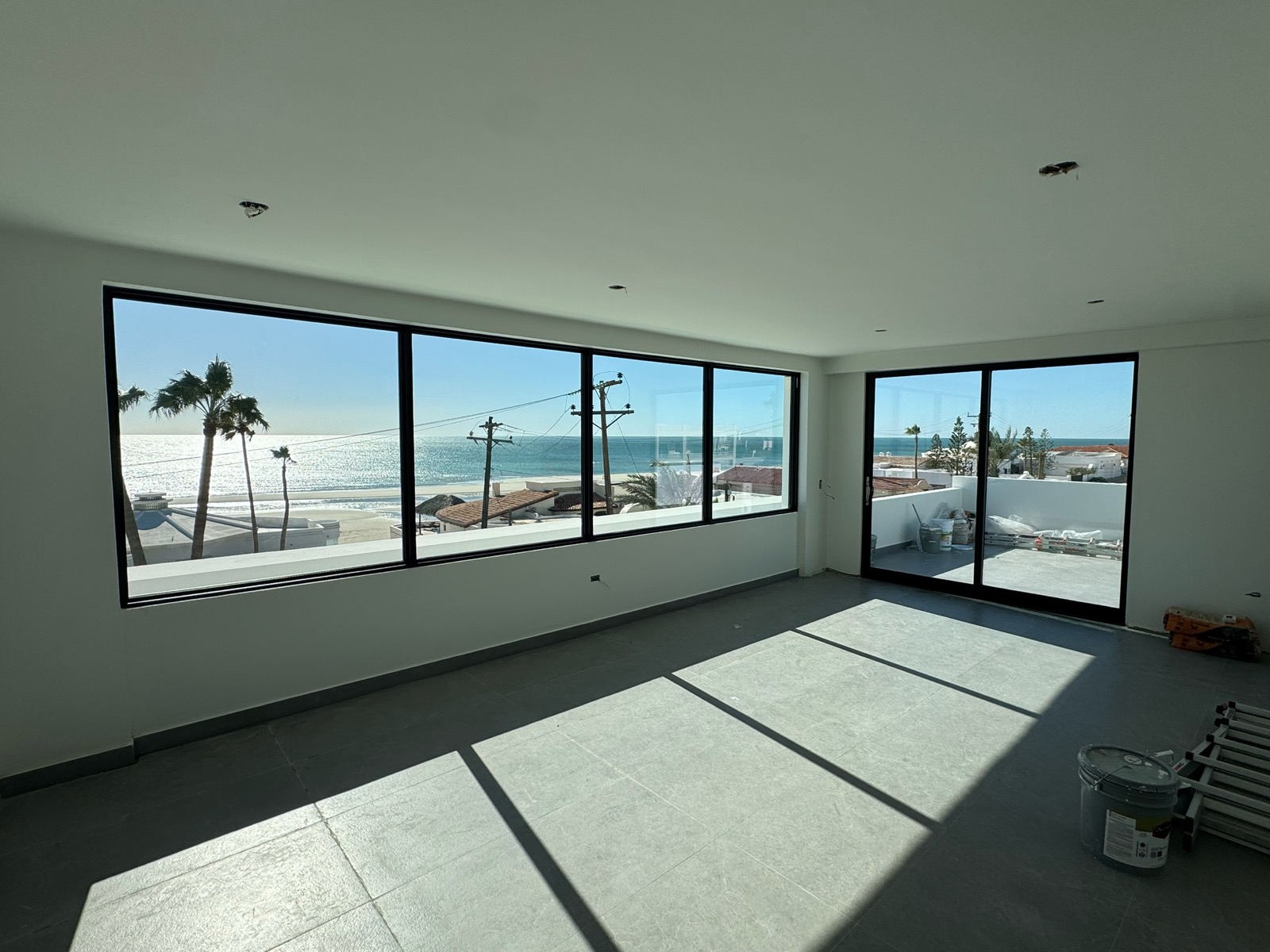 Lowery's Window & Door Image