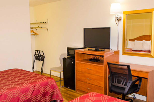 Images Econo Lodge East