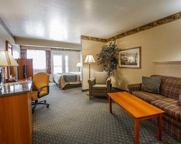 Images Comfort Inn & Suites