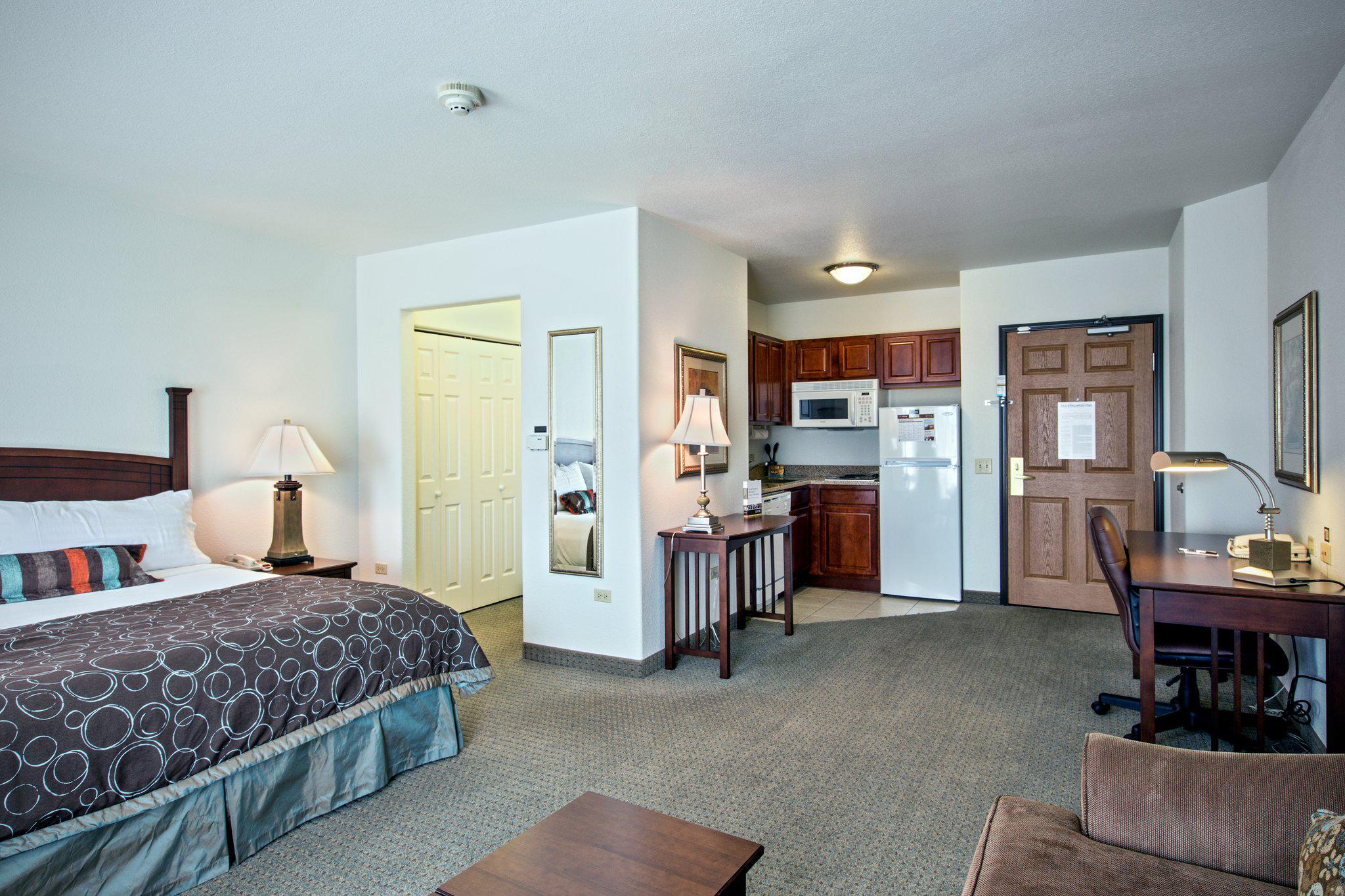 Staybridge Suites Rockford Photo