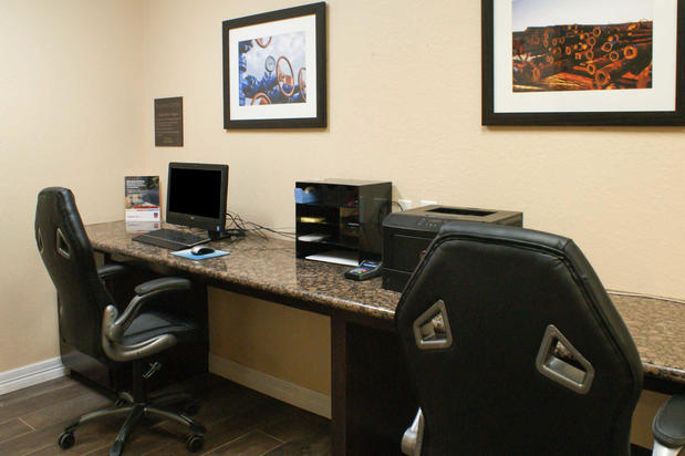 Images Comfort Suites