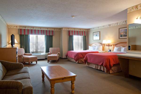 Country Inn & Suites by Radisson, Waterloo, IA Photo