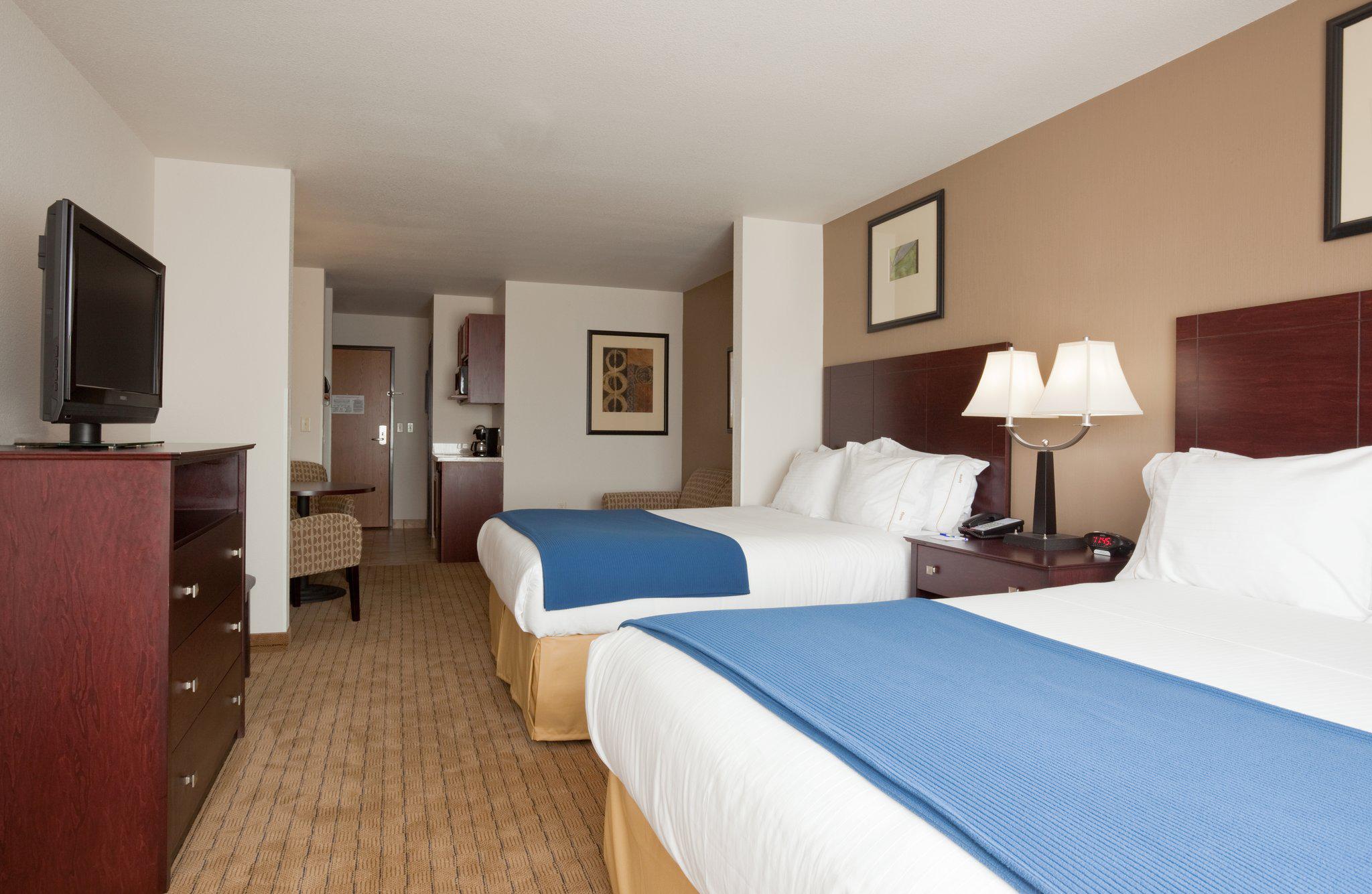 Holiday Inn Express & Suites Antigo Photo