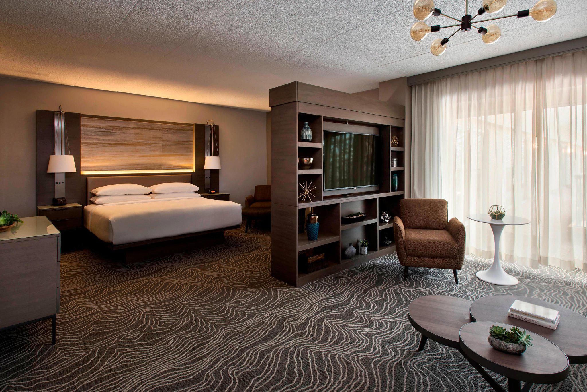 Marriott Melville Long Island Photo