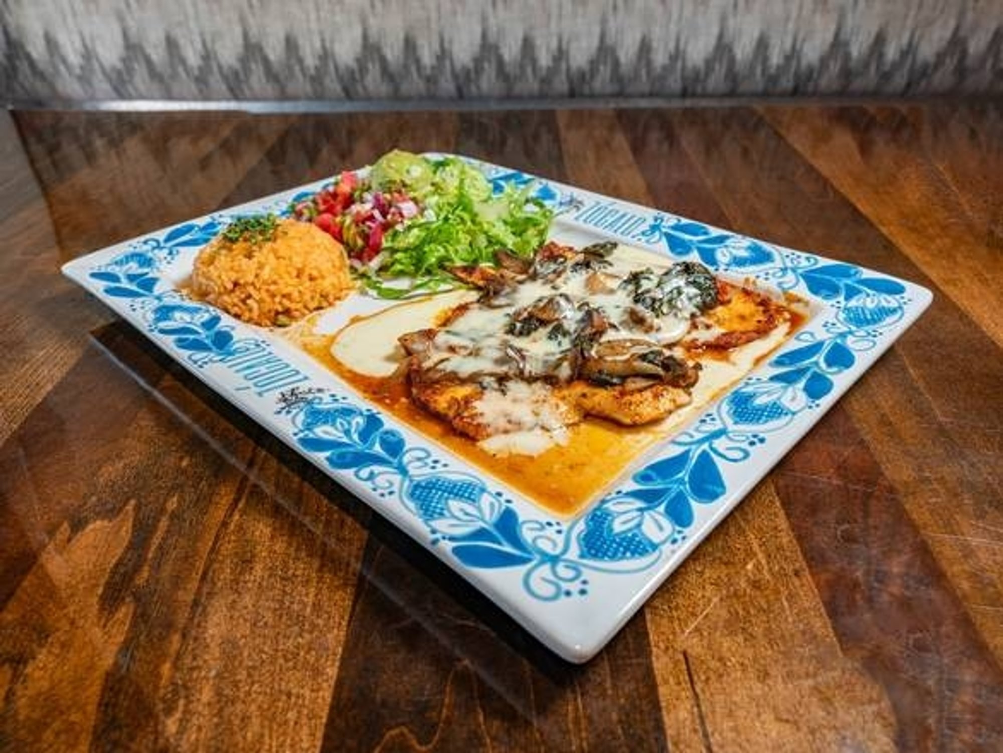Pollo Fundido Lunch