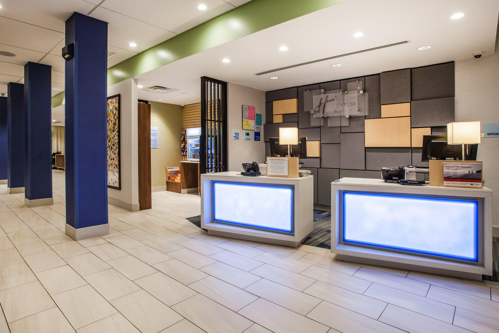 Holiday Inn Express & Suites Lexington Park-California Photo