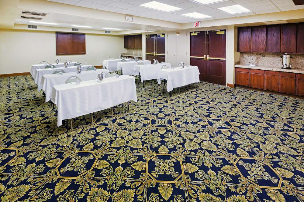 Radisson Hotel El Paso Airport Photo