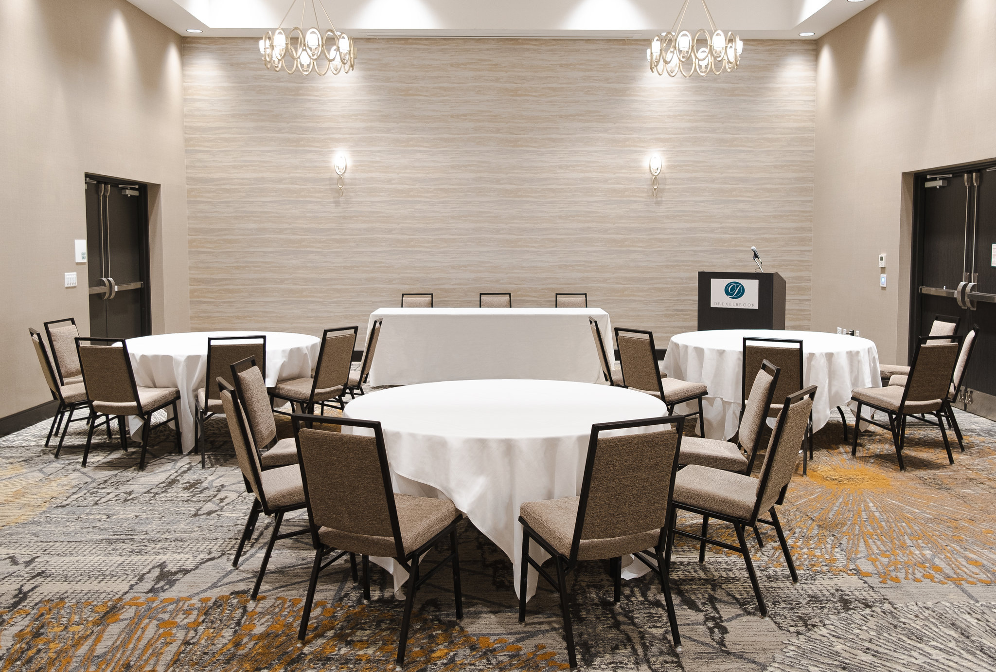 Holiday Inn & Suites Philadelphia W - Drexel Hill by IHG Image