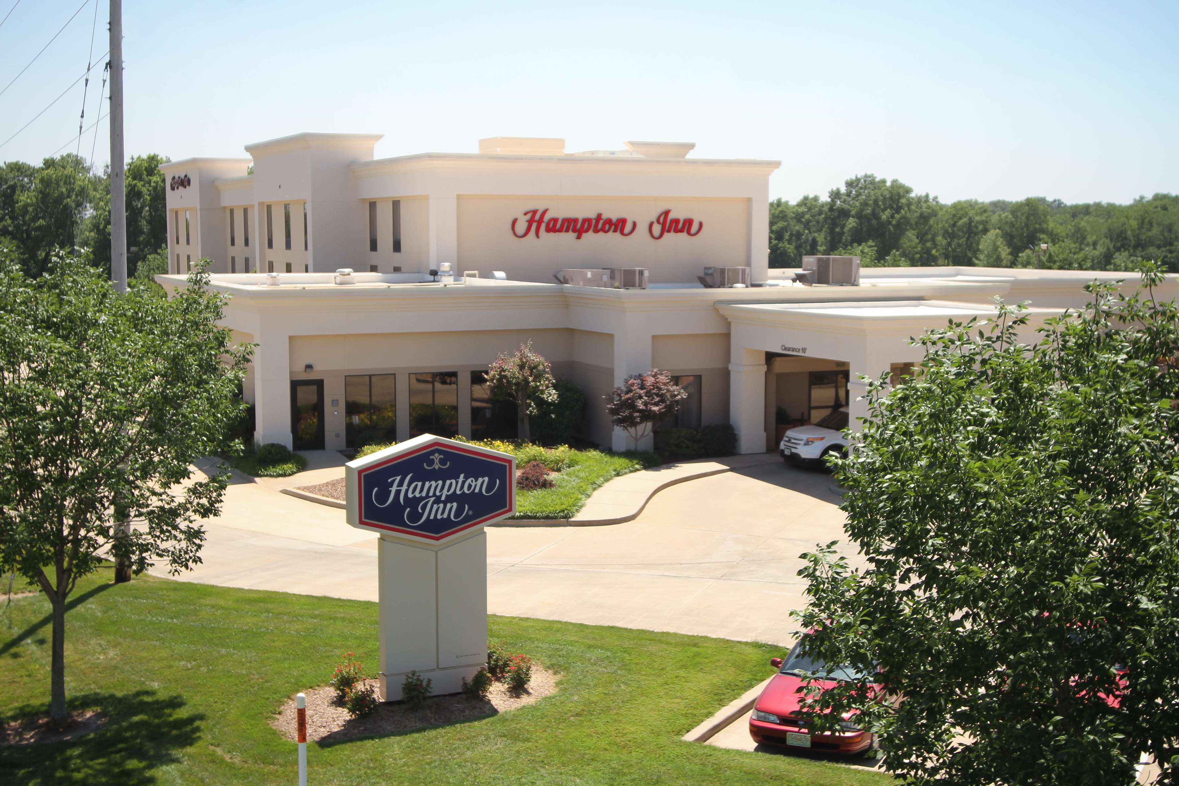 Hampton Inn Clinton Photo