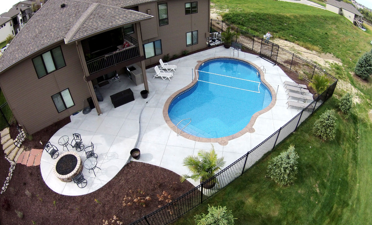 Outdoor Living Pool & Spa Photo