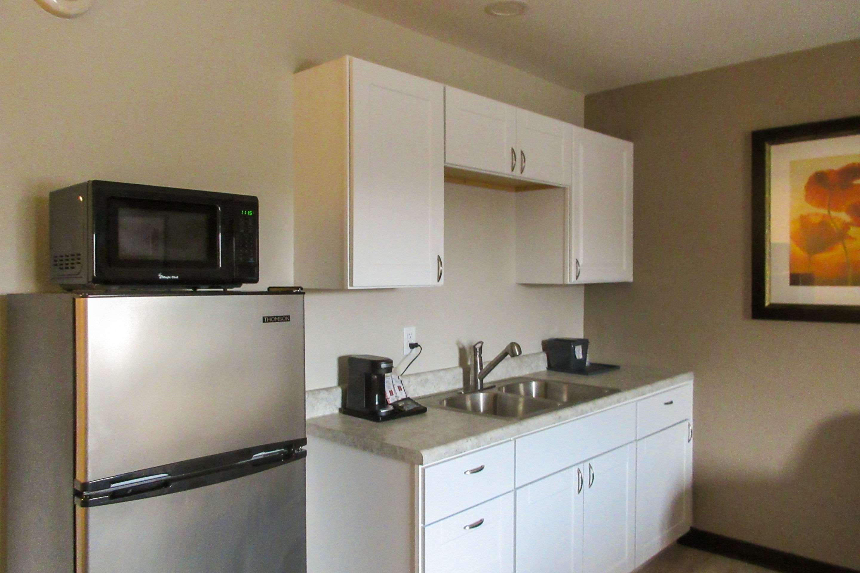 Quality Inn & Suites Evansville Downtown Photo