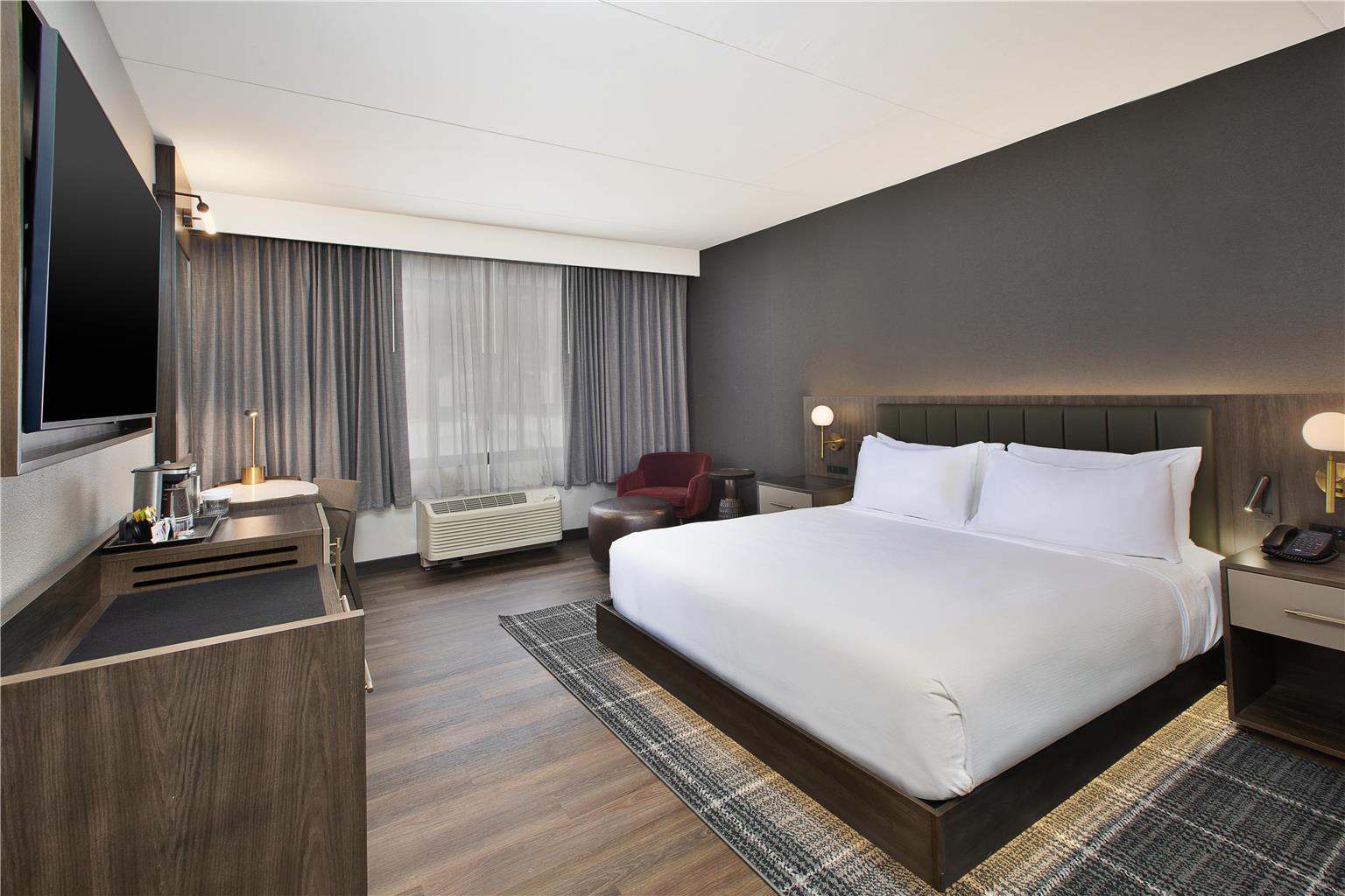 DoubleTree by Hilton Detroit Novi Image