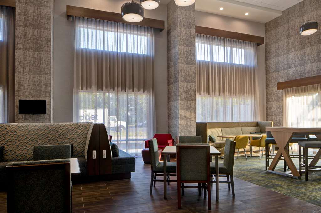 Hampton Inn and Suites Deptford Image