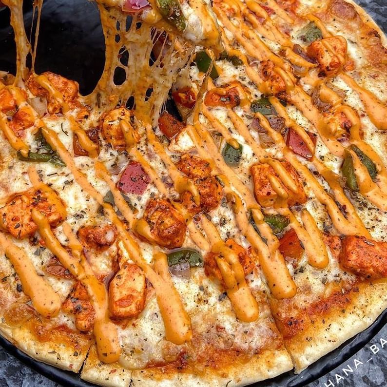 Shahi Paneer Pizza
