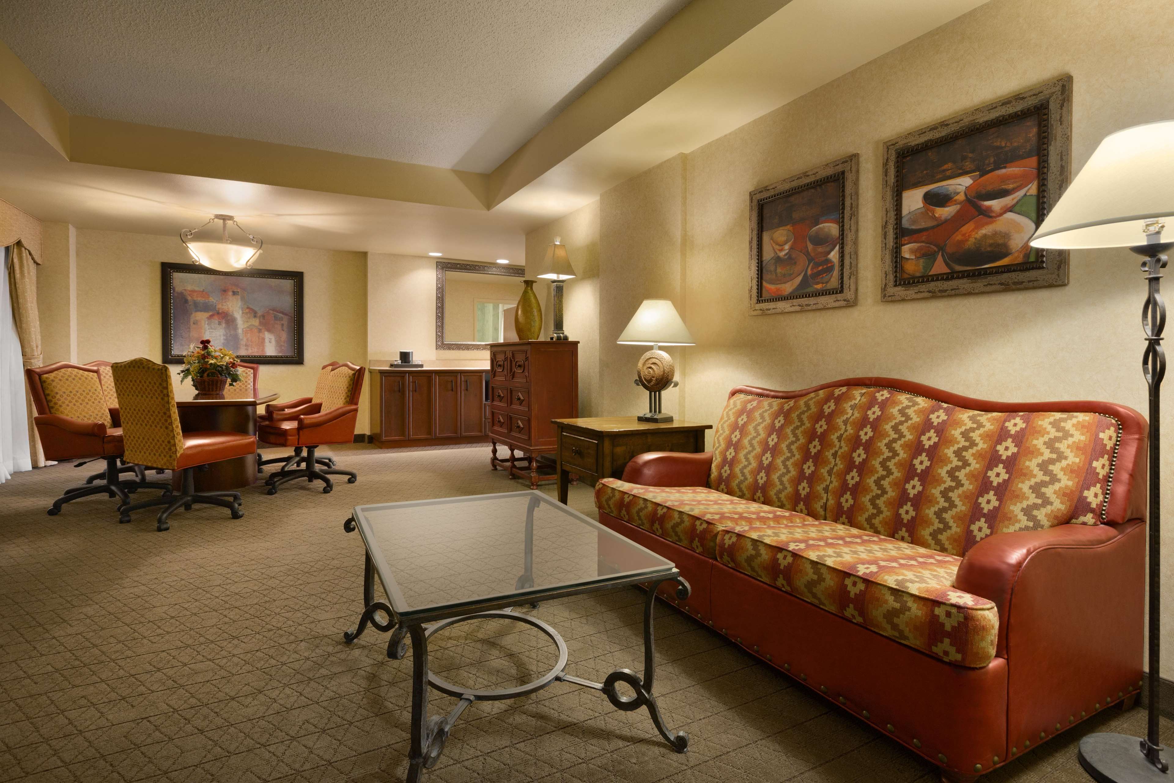 Embassy Suites by Hilton Albuquerque Photo