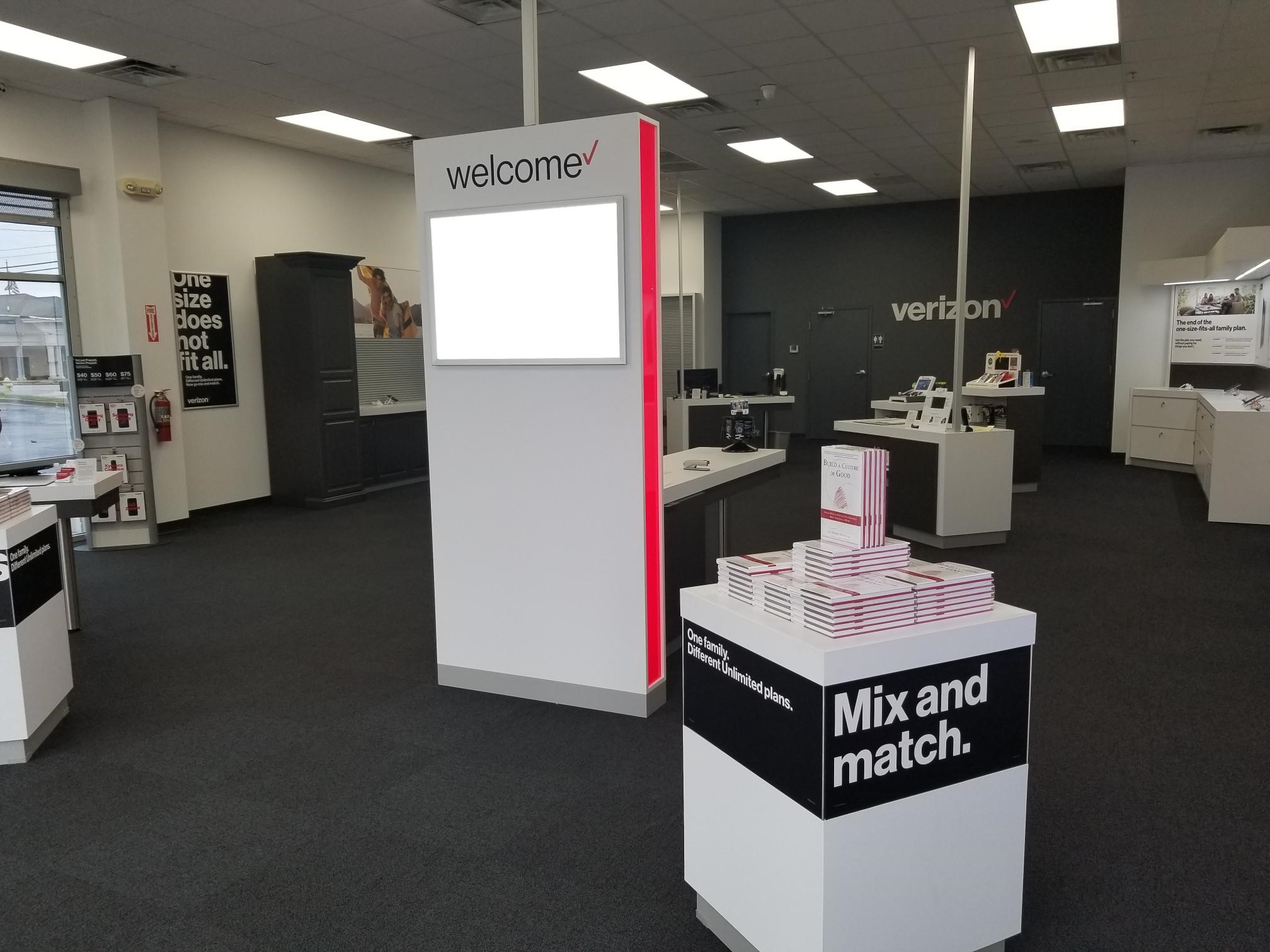 Verizon Authorized Retailer - TCC Photo