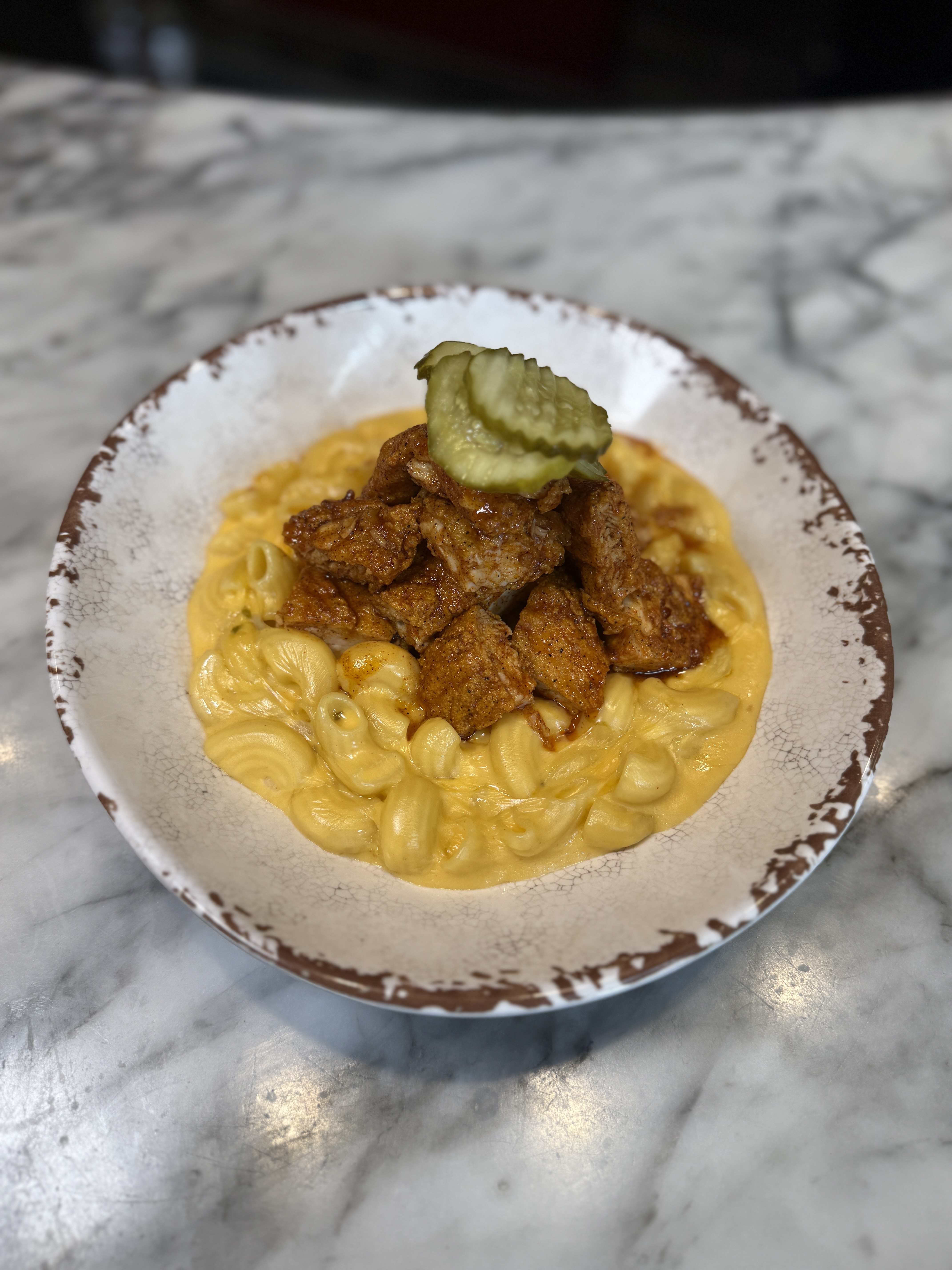 HOT CHICKEN MAC ‘N’ CHEESE