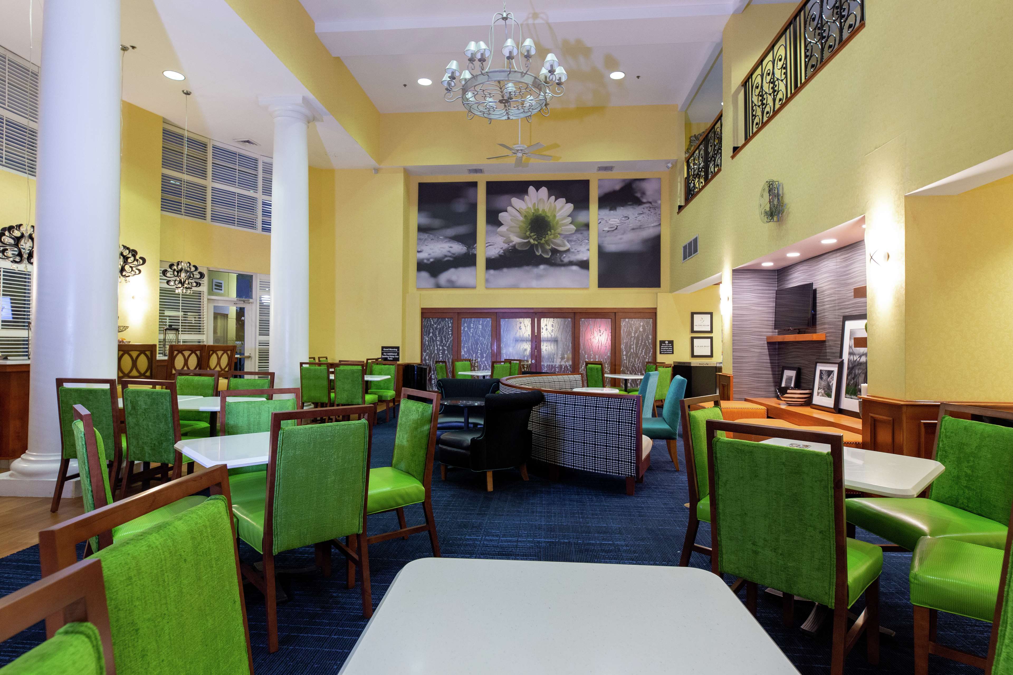 Hampton Inn & Suites Jacksonville Deerwood Park Photo