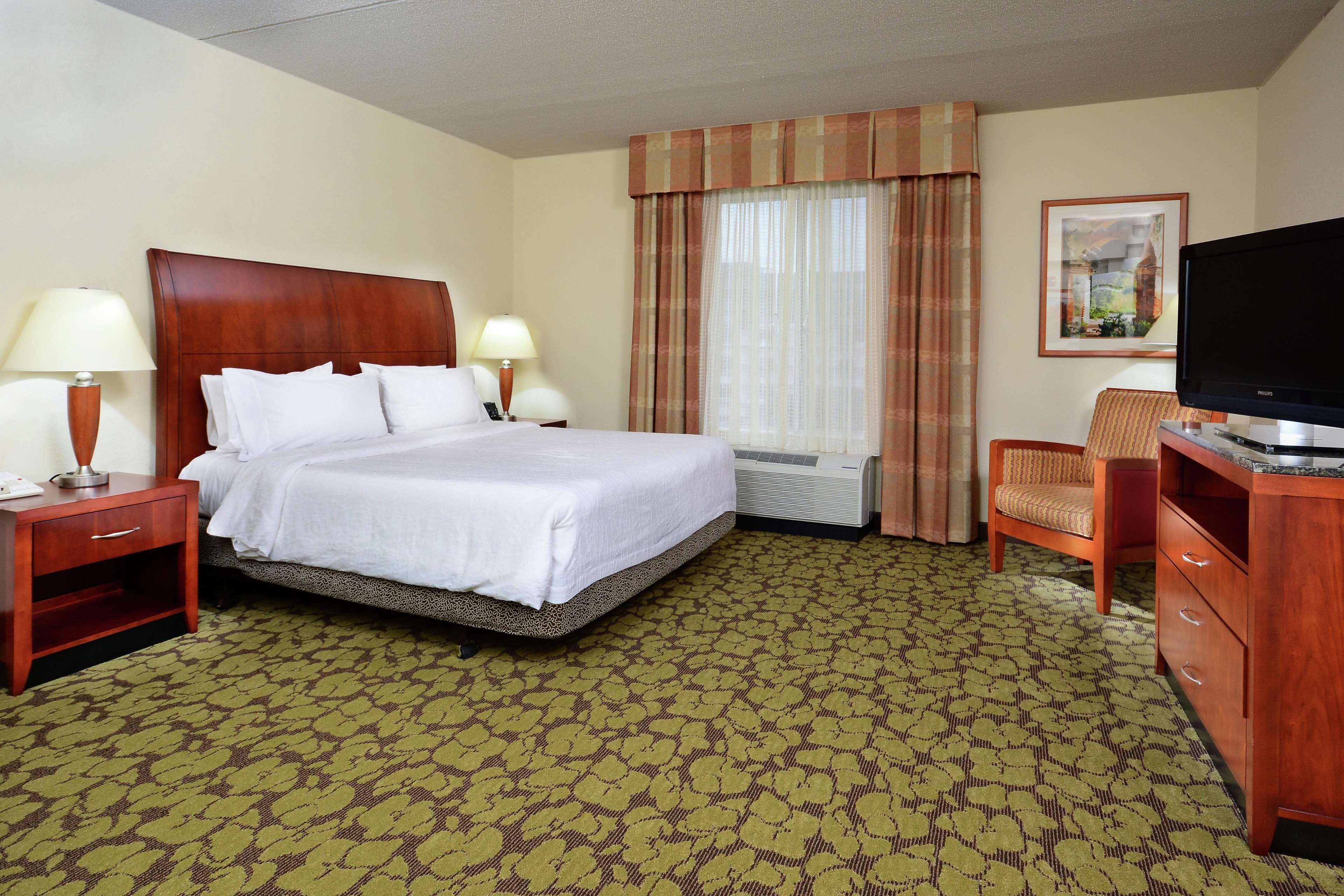 Hilton Garden Inn Raleigh Triangle Town Center Photo