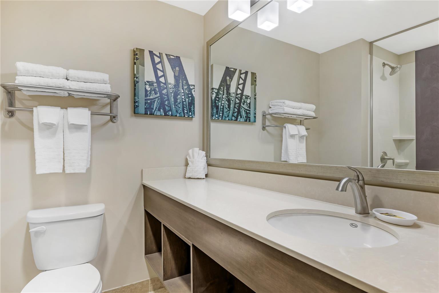 Best Western Plus Centralia Hotel & Suites Image