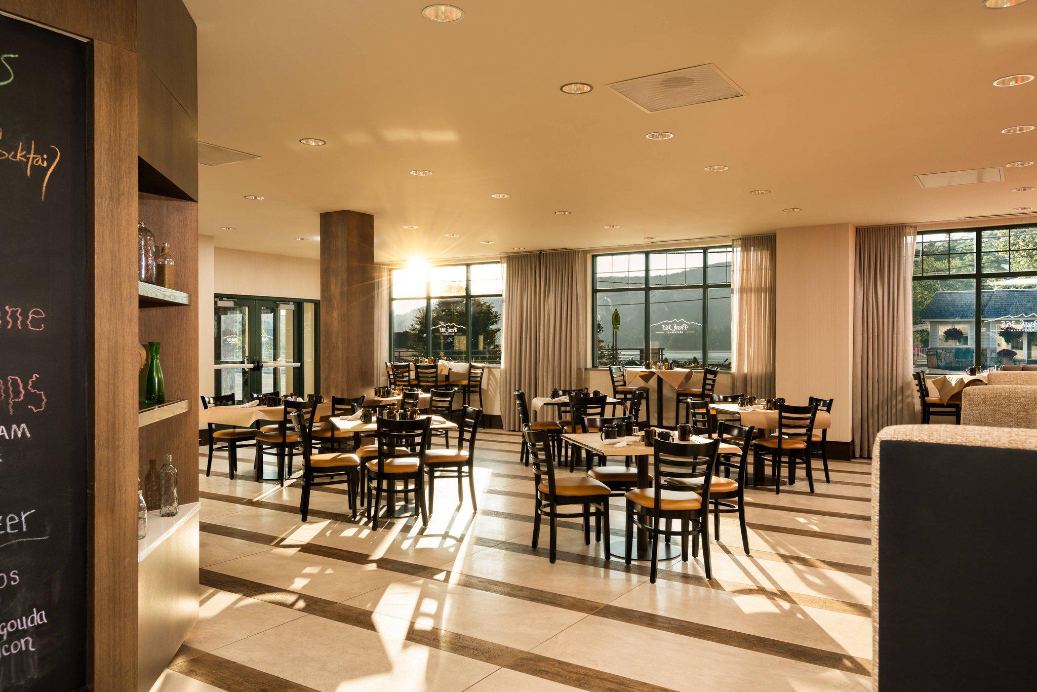 Courtyard by Marriott Lake George Photo