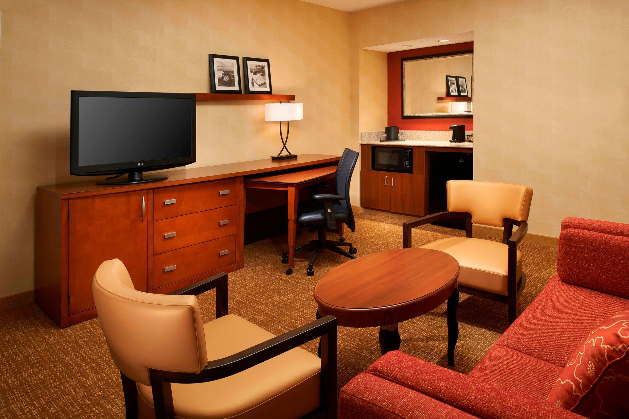 Courtyard by Marriott Columbus Worthington Photo