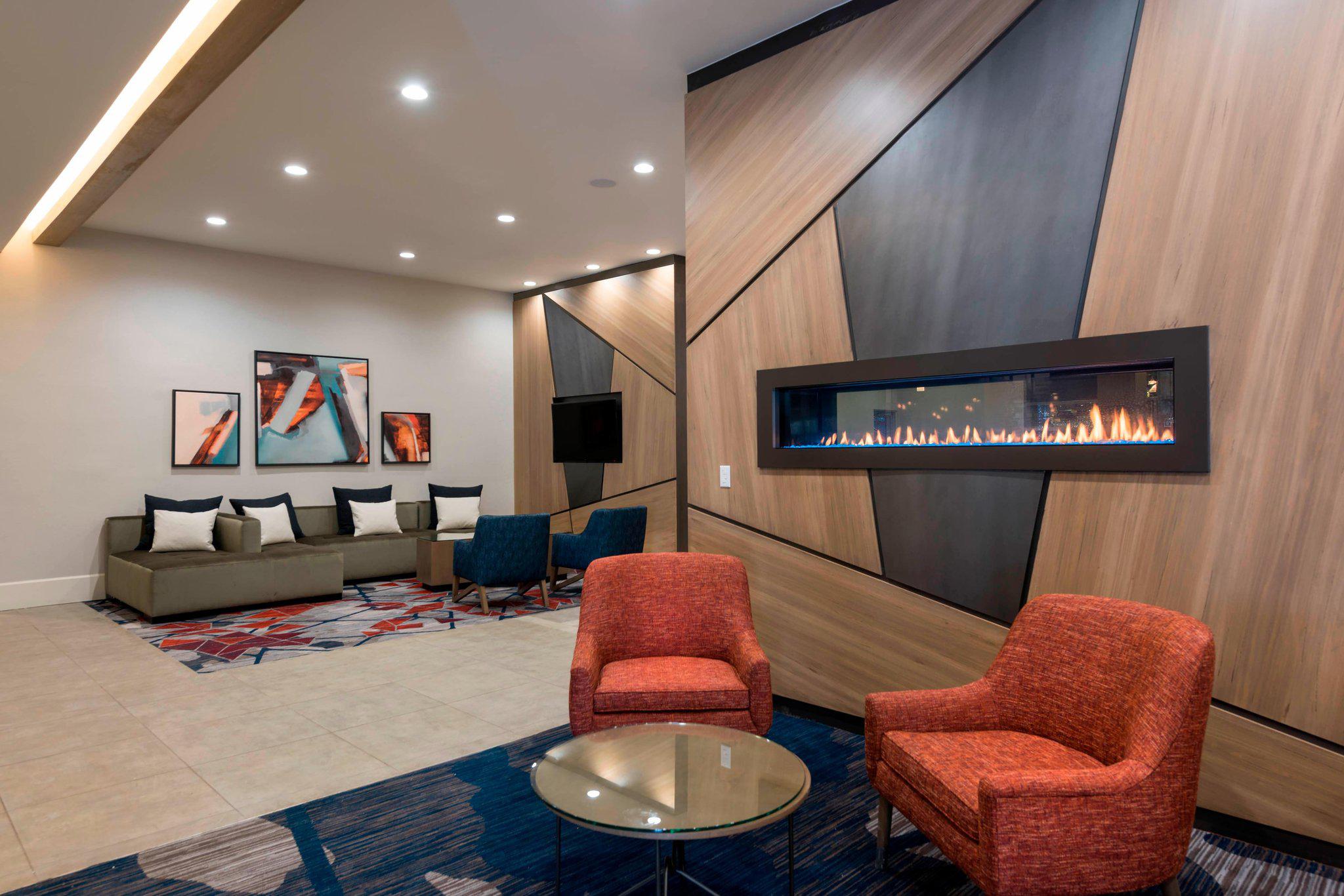 Delta Hotels by Marriott Grand Rapids Airport Photo