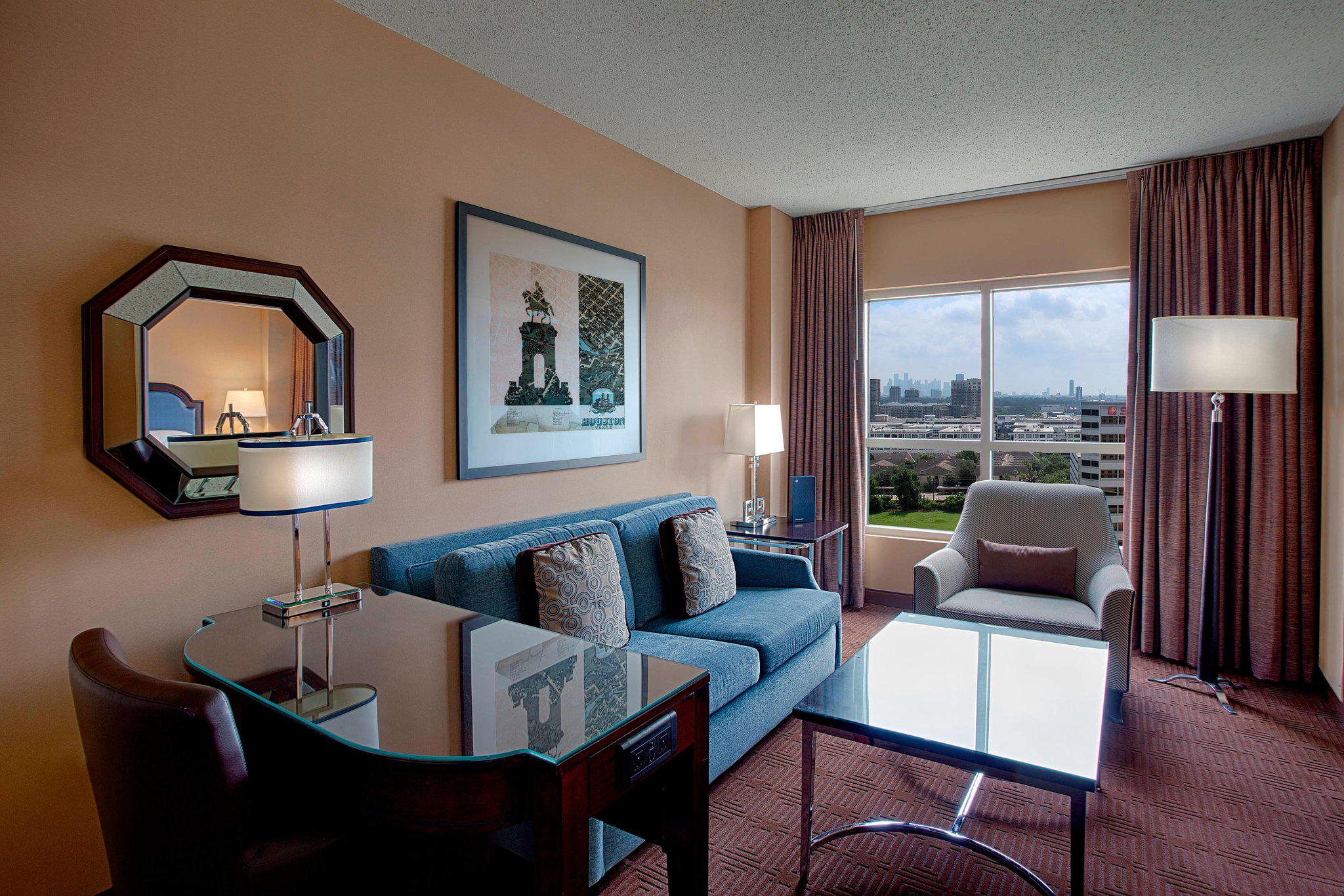 Sheraton Suites Houston Near The Galleria Photo