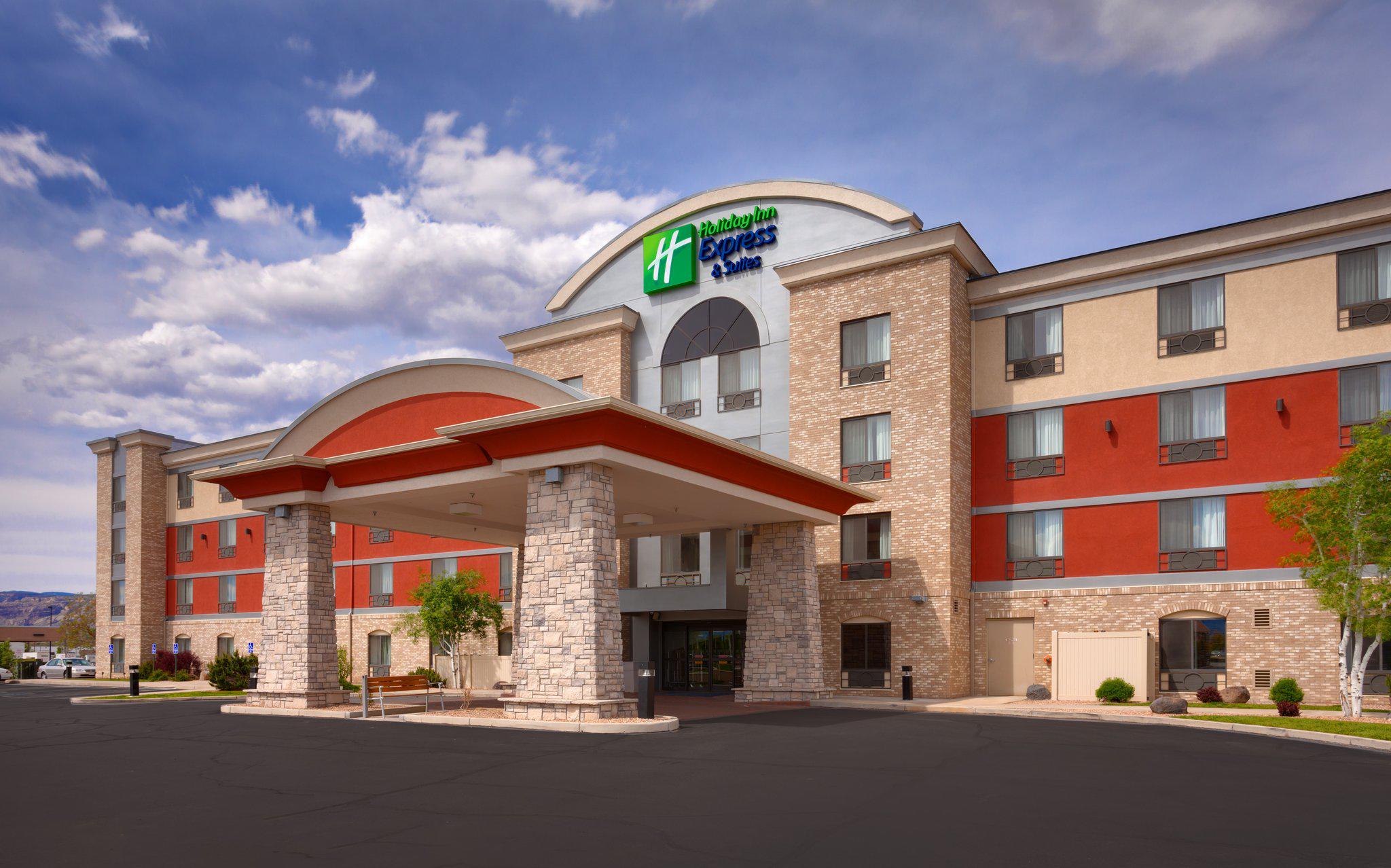 Holiday Inn Express & Suites Grand Junction Photo