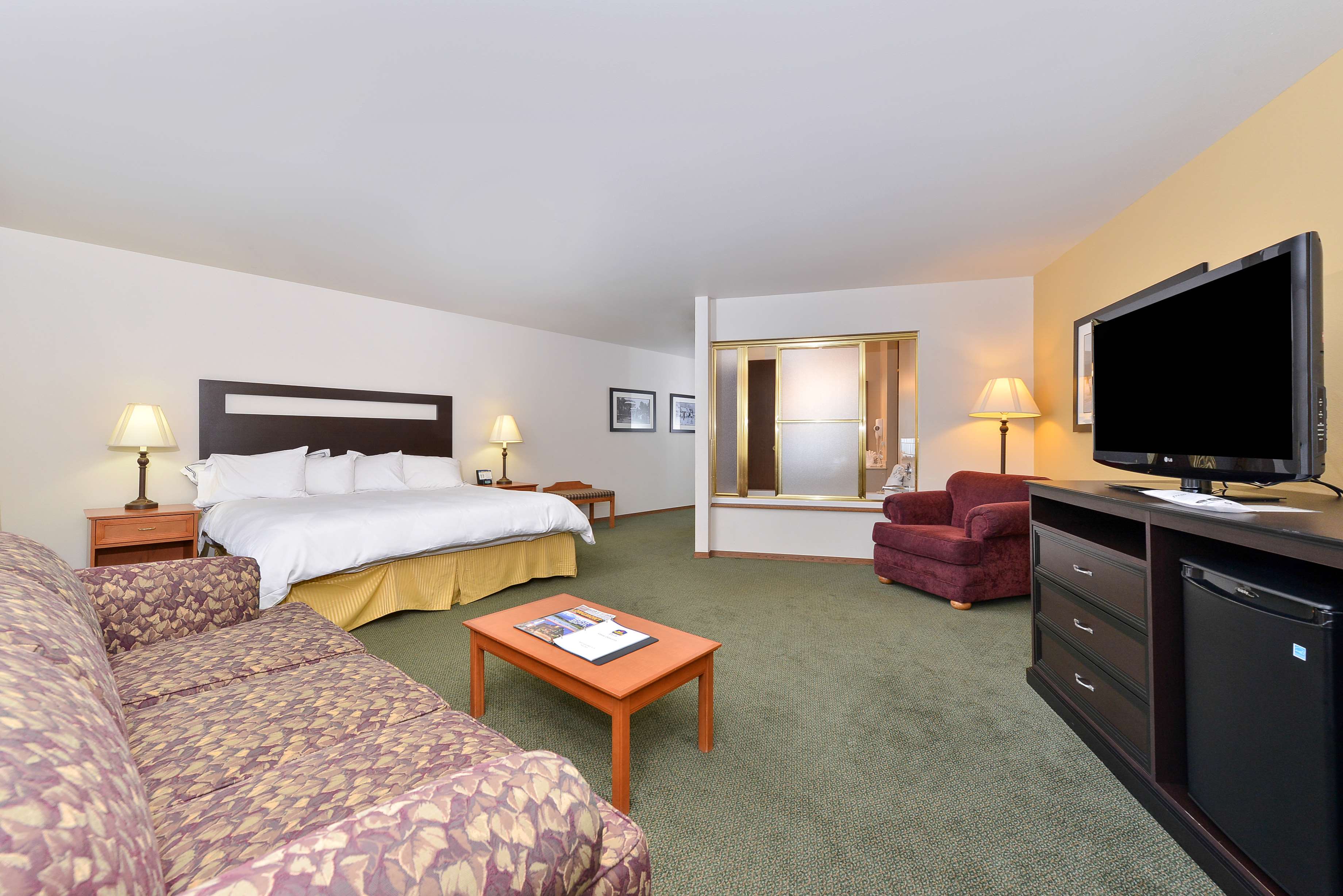 Best Western Plus Plaza Hotel Photo