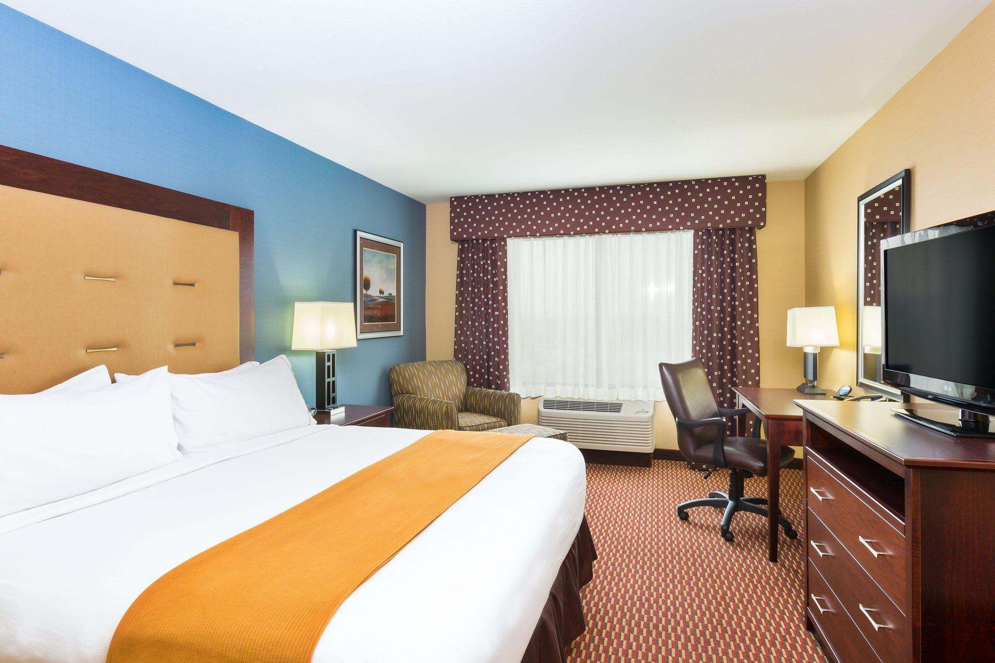 Holiday Inn Express & Suites Helena Photo