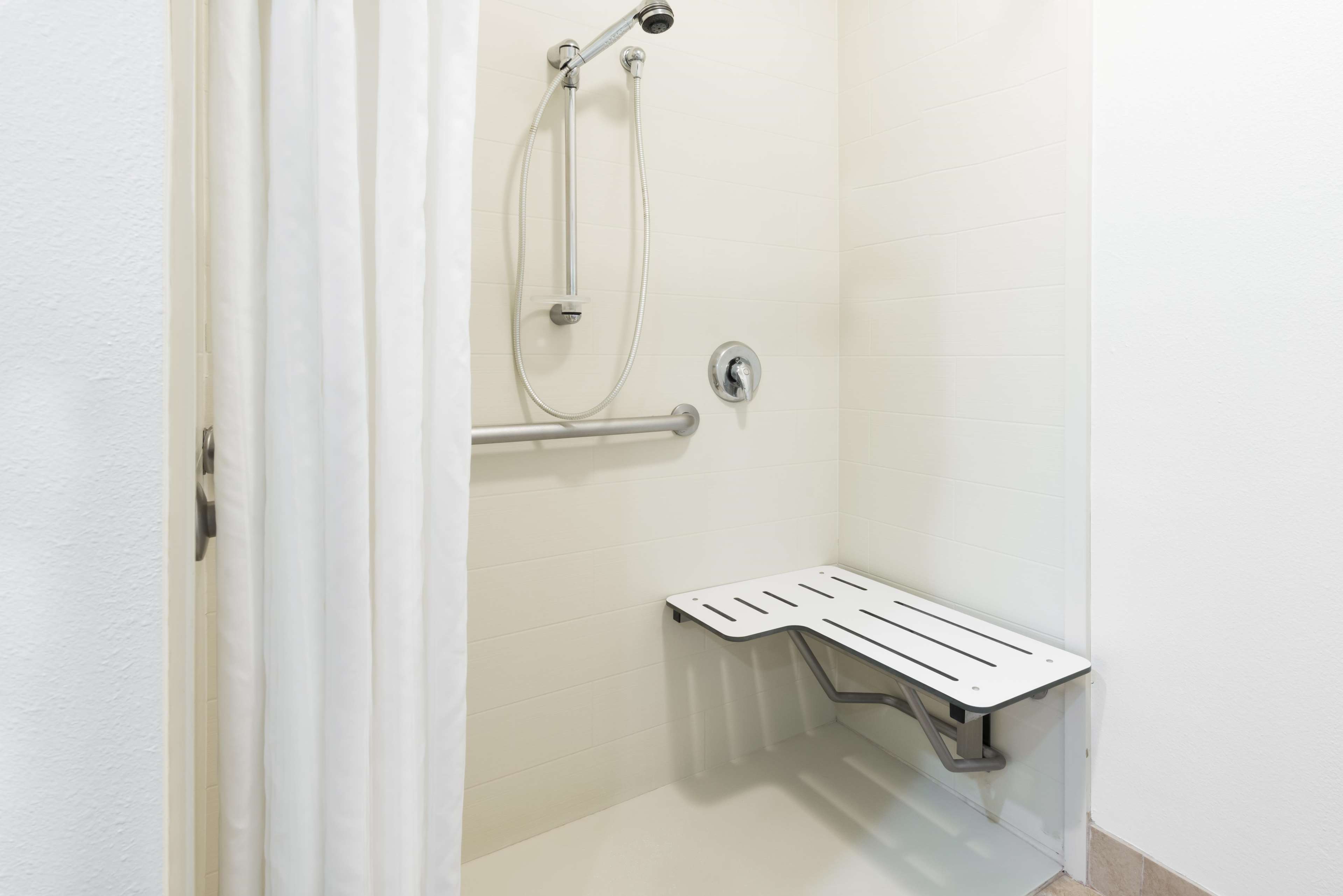 Homewood Suites by Hilton Charlotte-North/Univ Research Park Photo