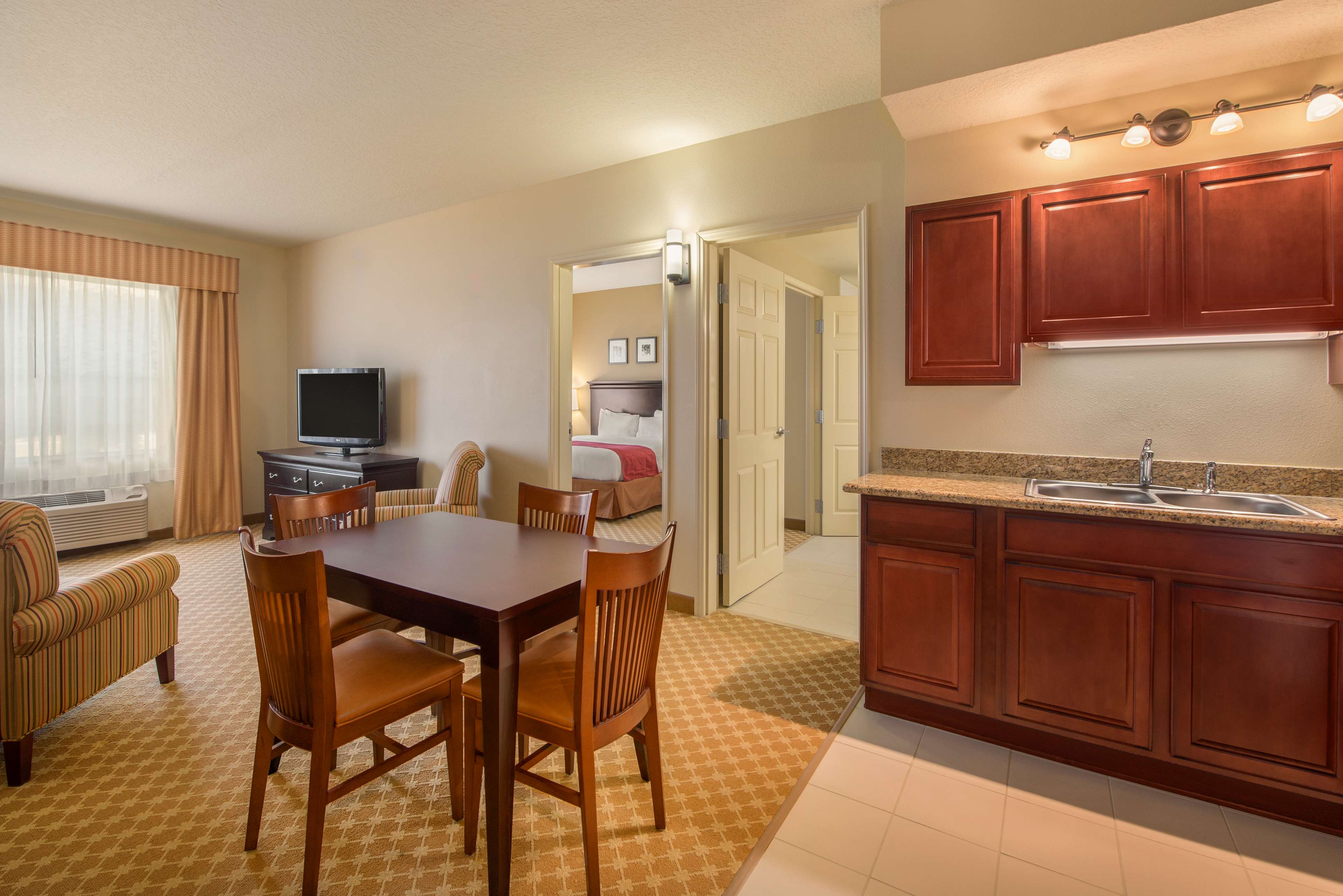 Country Inn & Suites by Radisson, Port Orange-Daytona, FL Photo