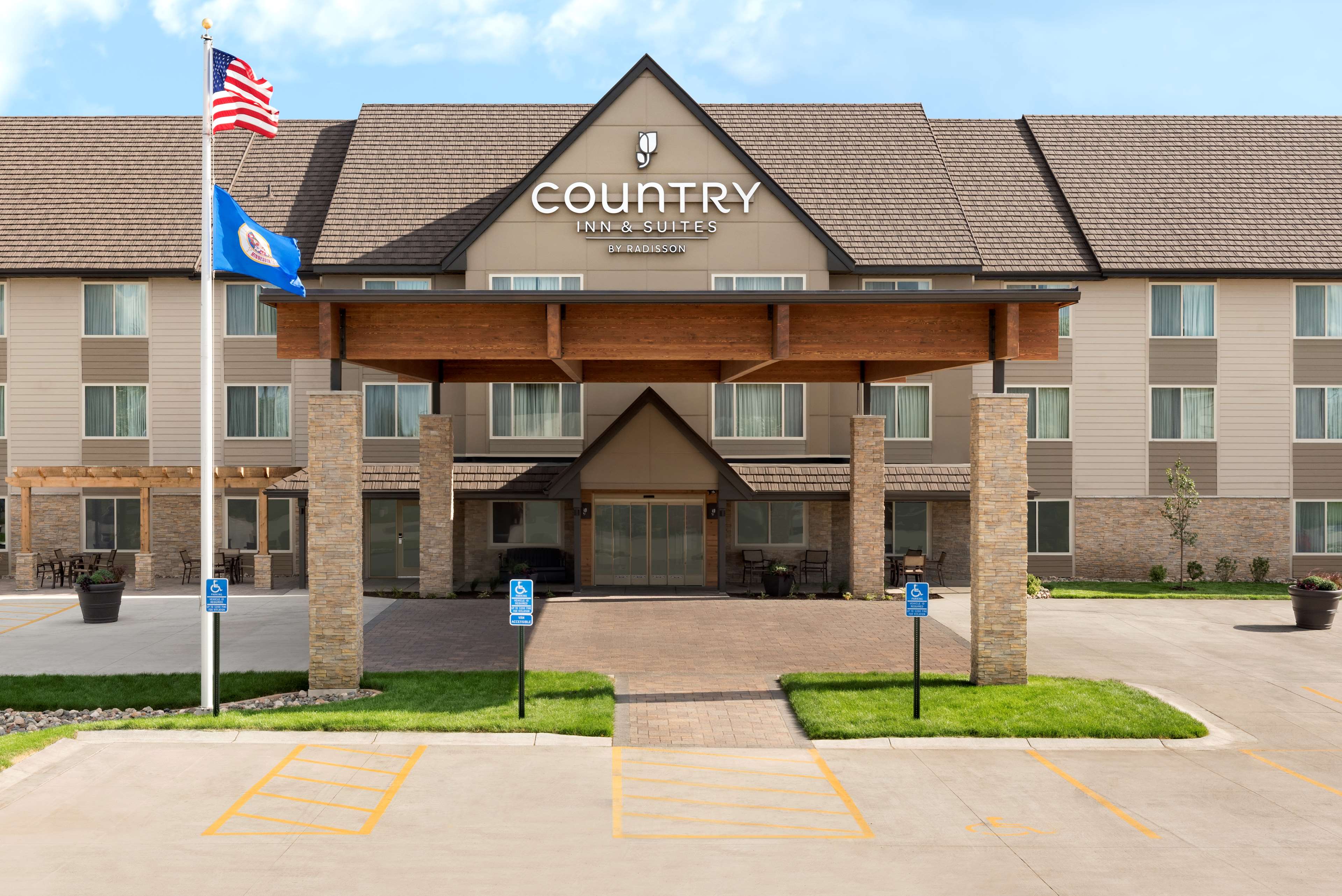 Country Inn & Suites by Radisson, St. Cloud West, MN Photo