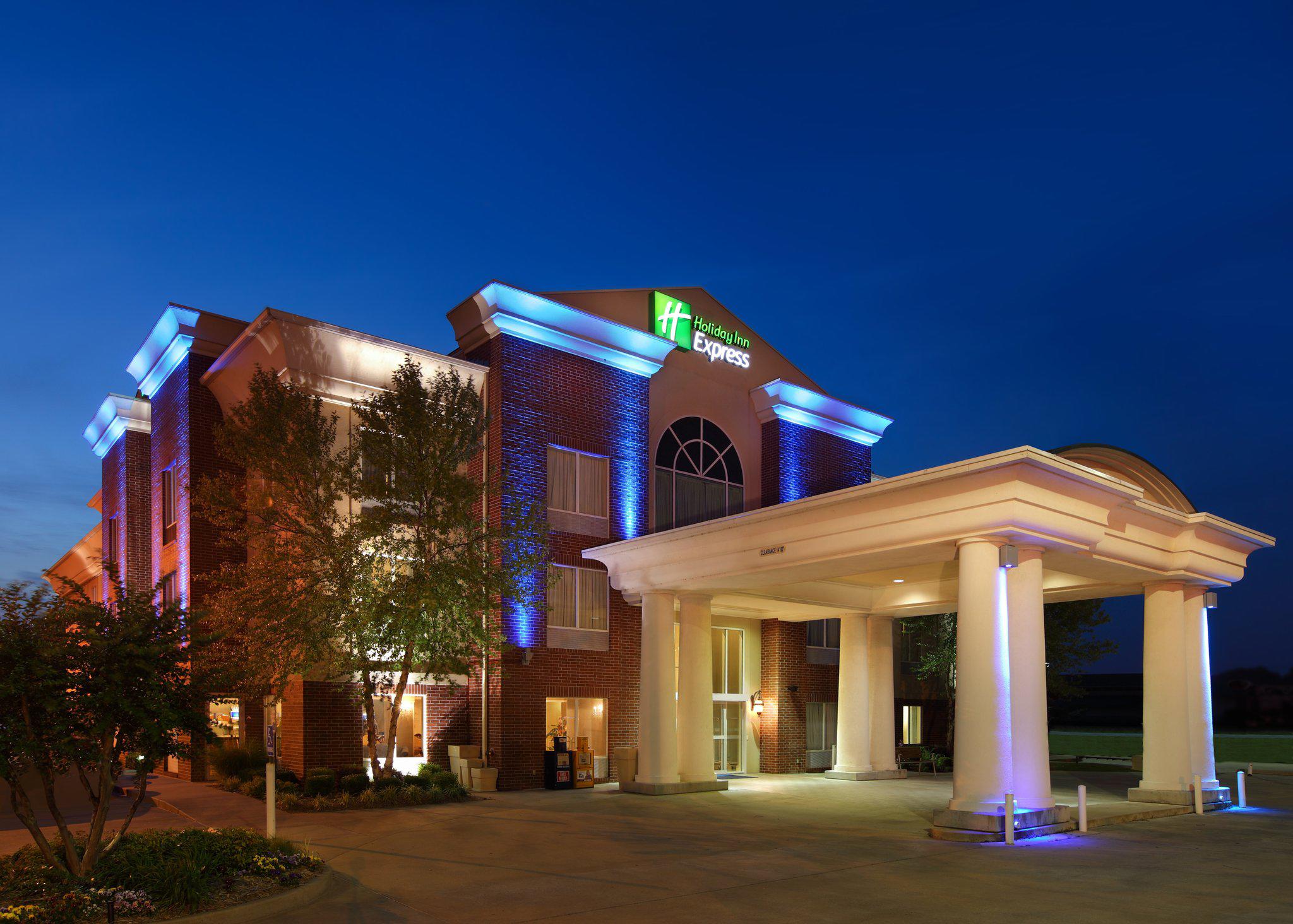 Holiday Inn Express Fort Smith Executive Park Photo