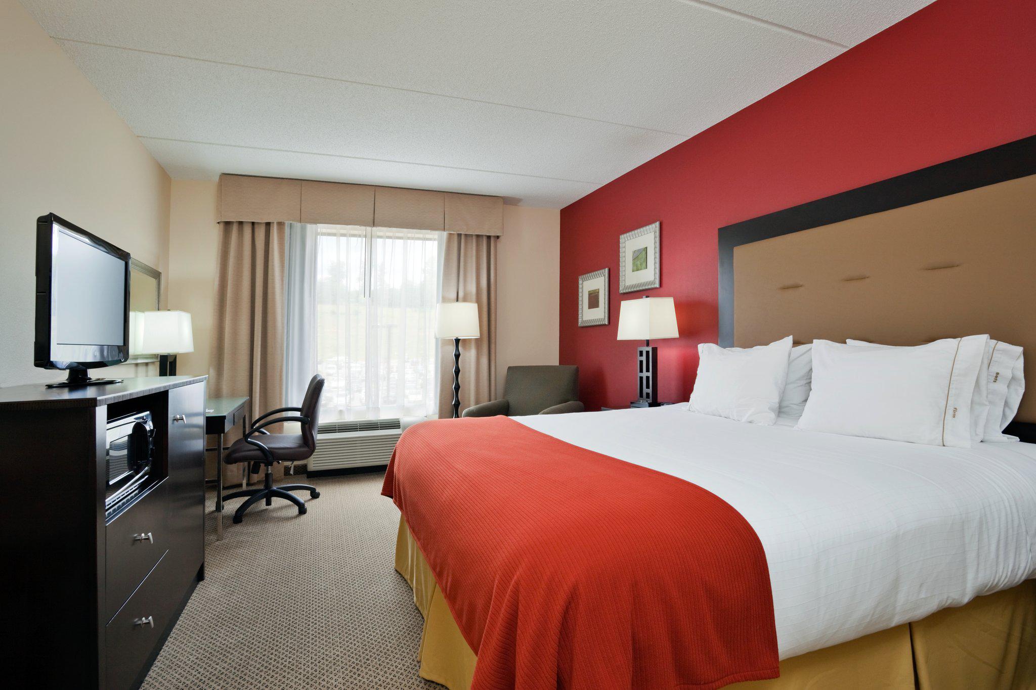 Holiday Inn Express & Suites Kodak East-Sevierville Photo