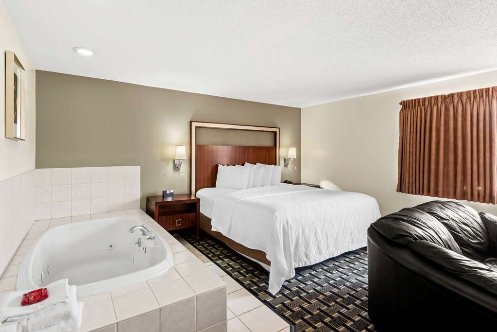 SureStay by Best Western Manchester Image