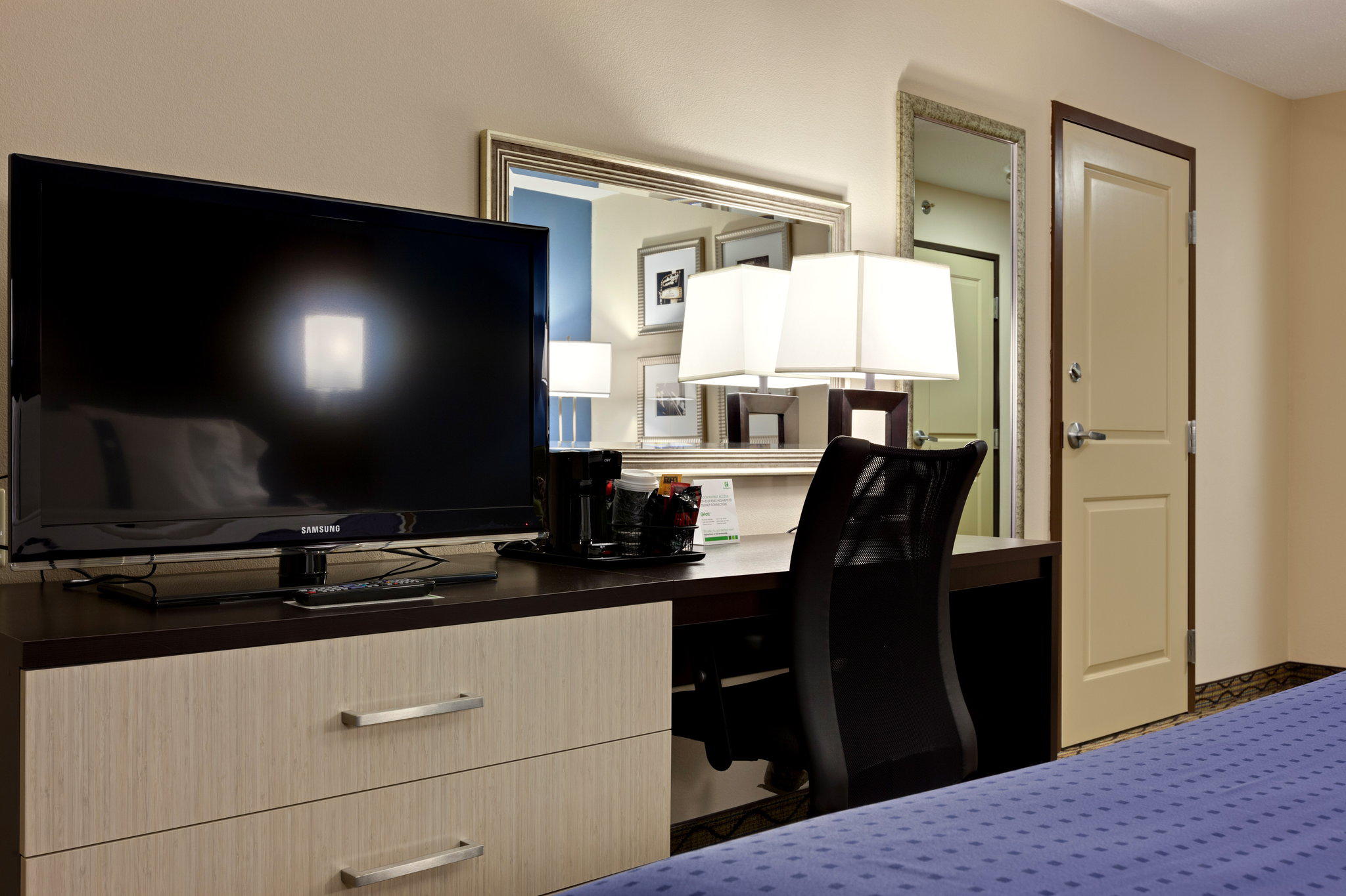 Holiday Inn & Suites Atlanta Airport-North Photo