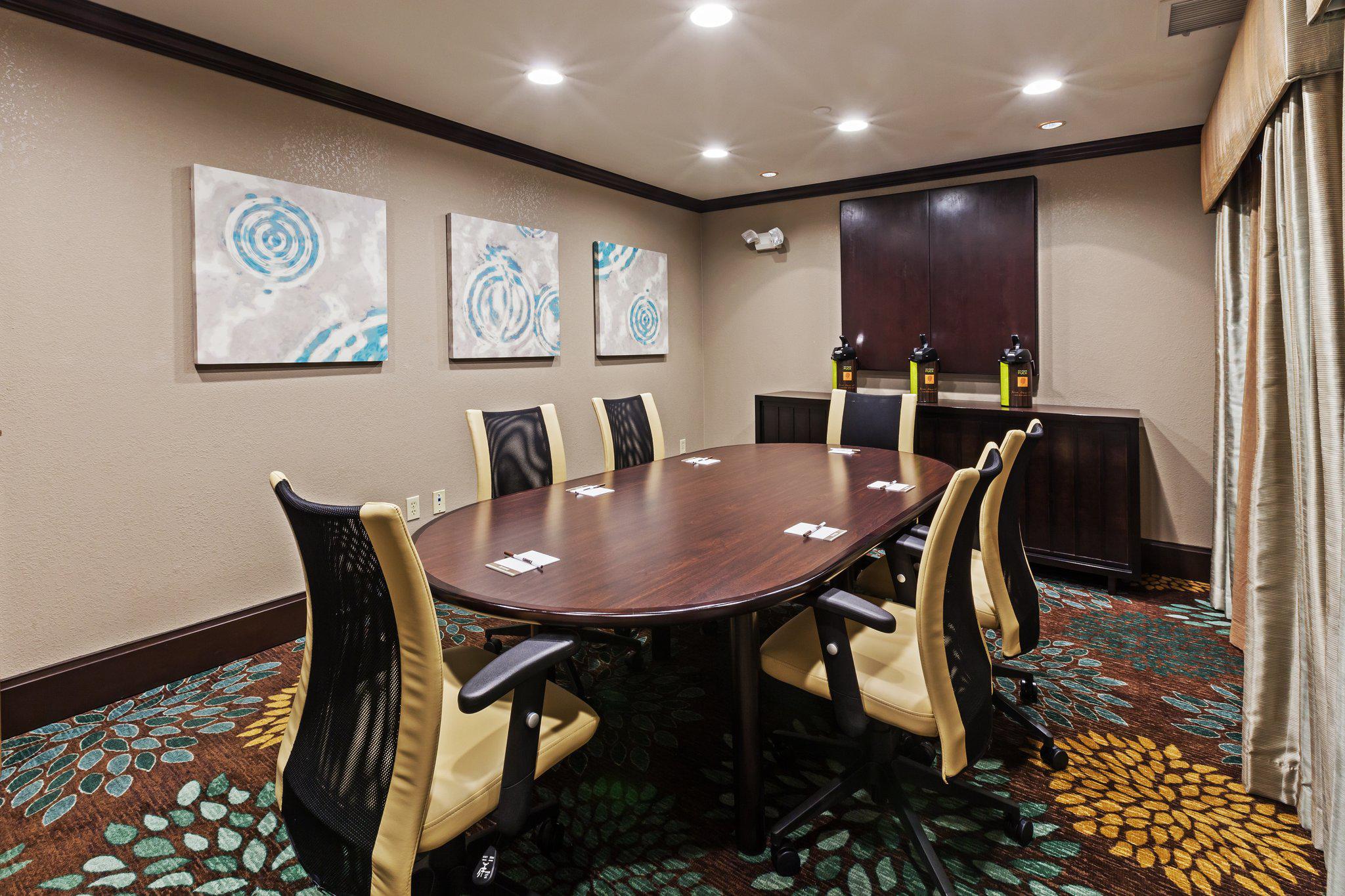 Staybridge Suites Tulsa-Woodland Hills Photo