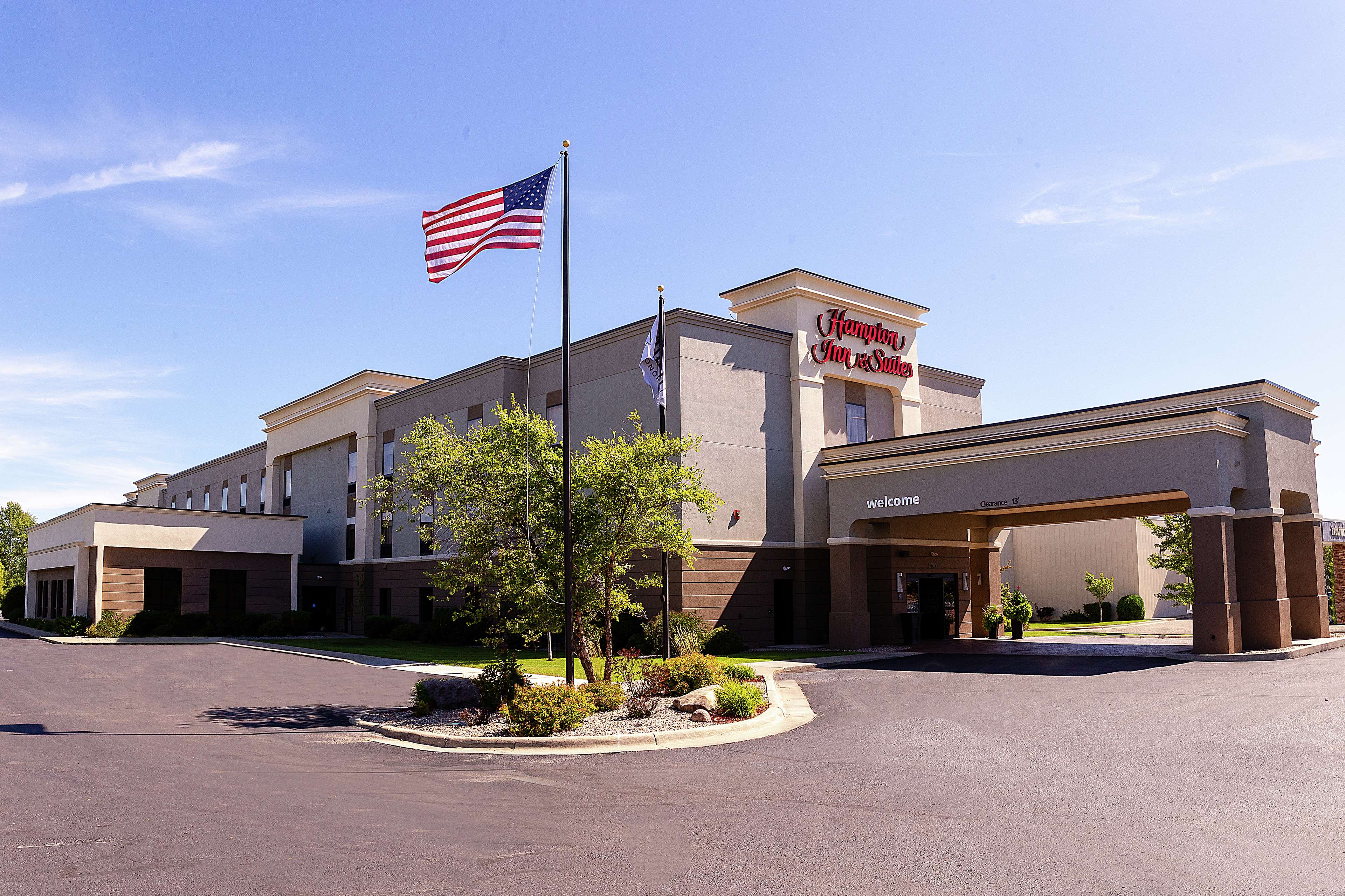 Hampton Inn & Suites Alexandria Photo